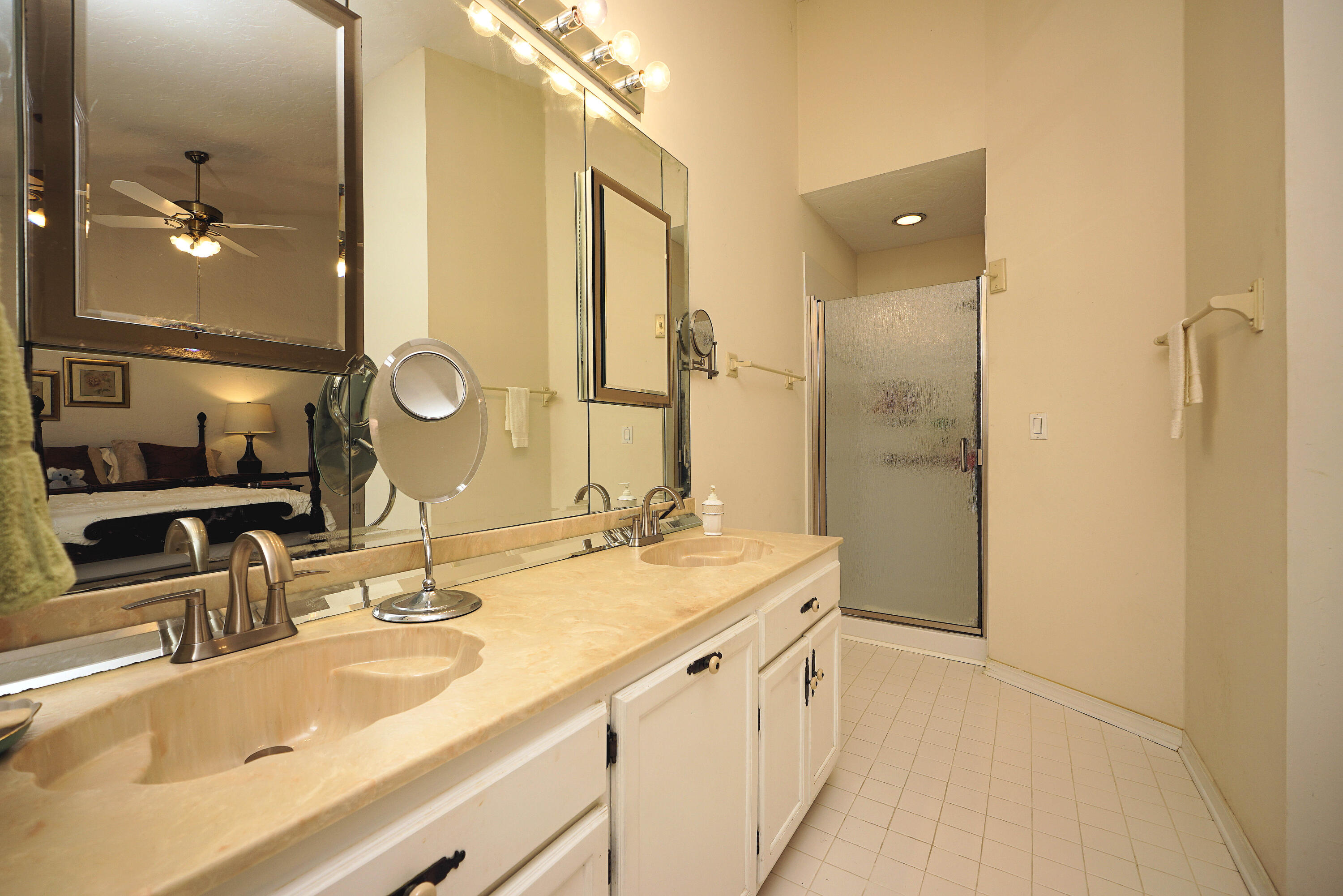 WATER OAKS 2 T/H - Residential