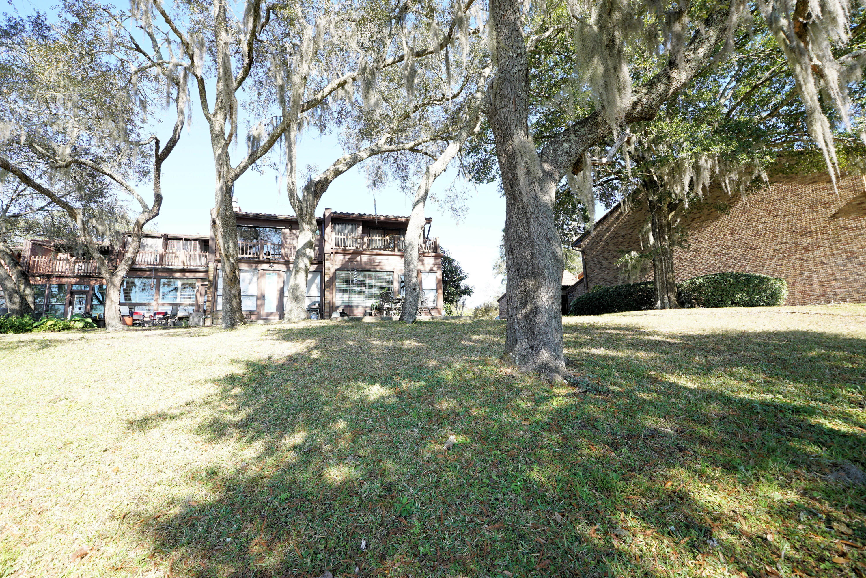 WATER OAKS 2 T/H - Residential