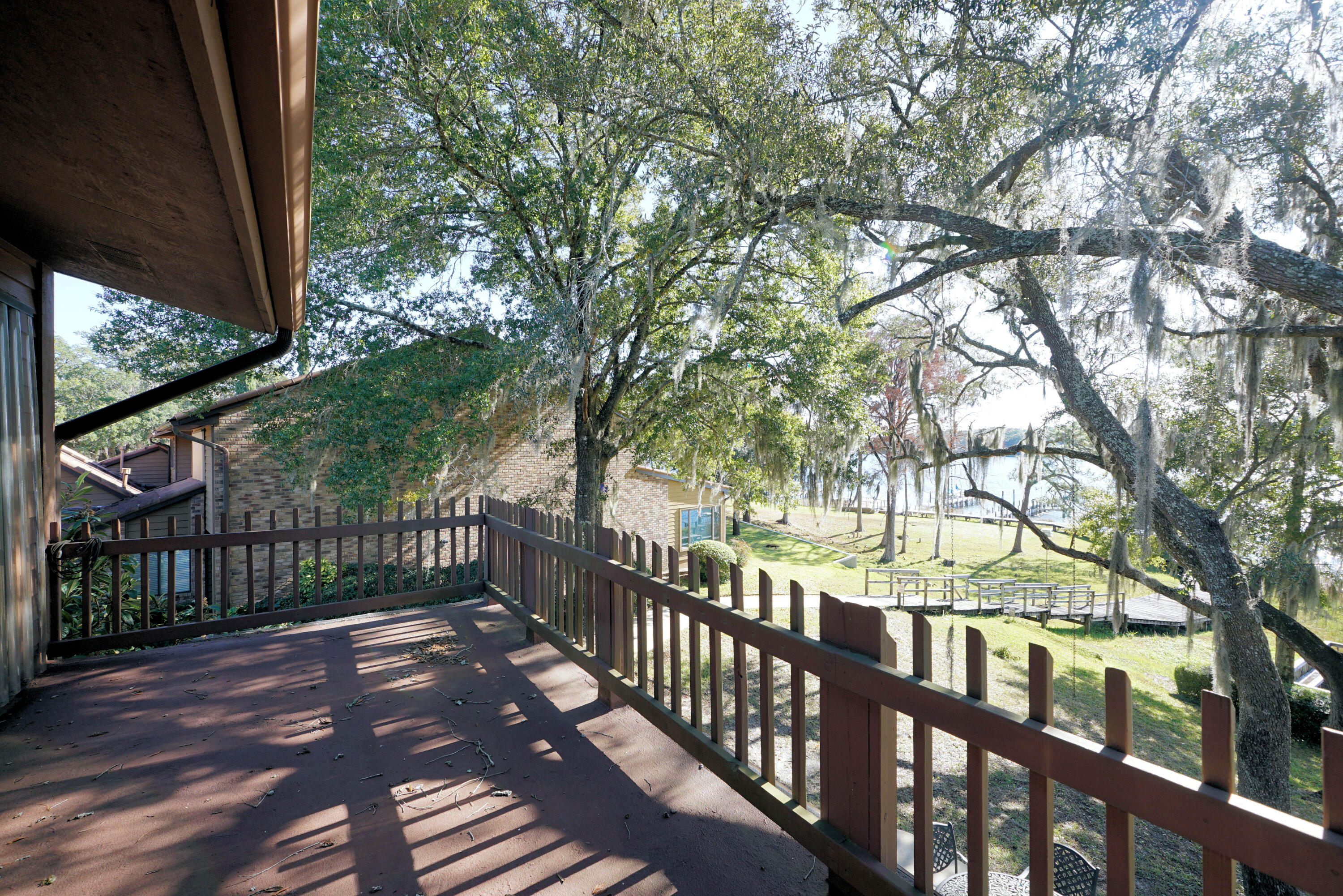 WATER OAKS 2 T/H - Residential