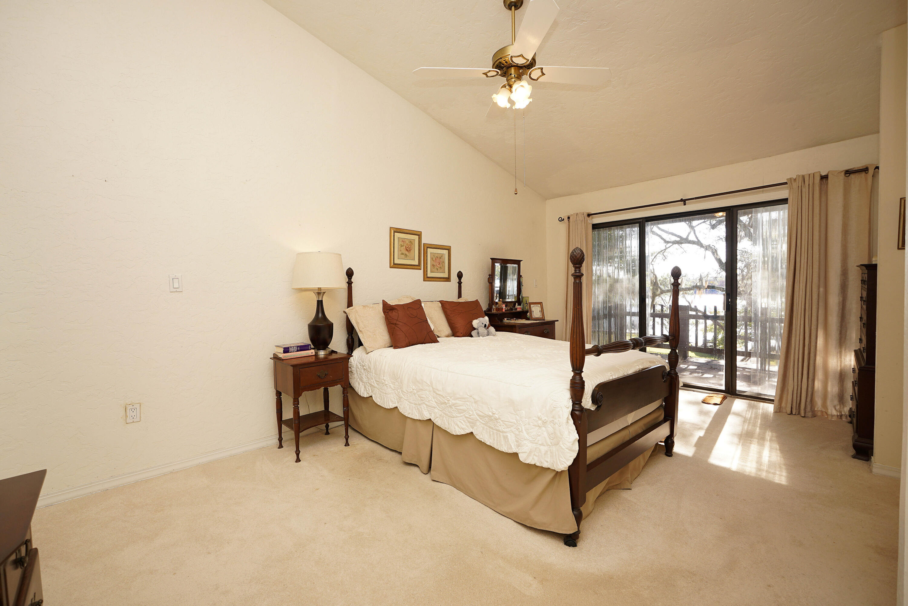 WATER OAKS 2 T/H - Residential