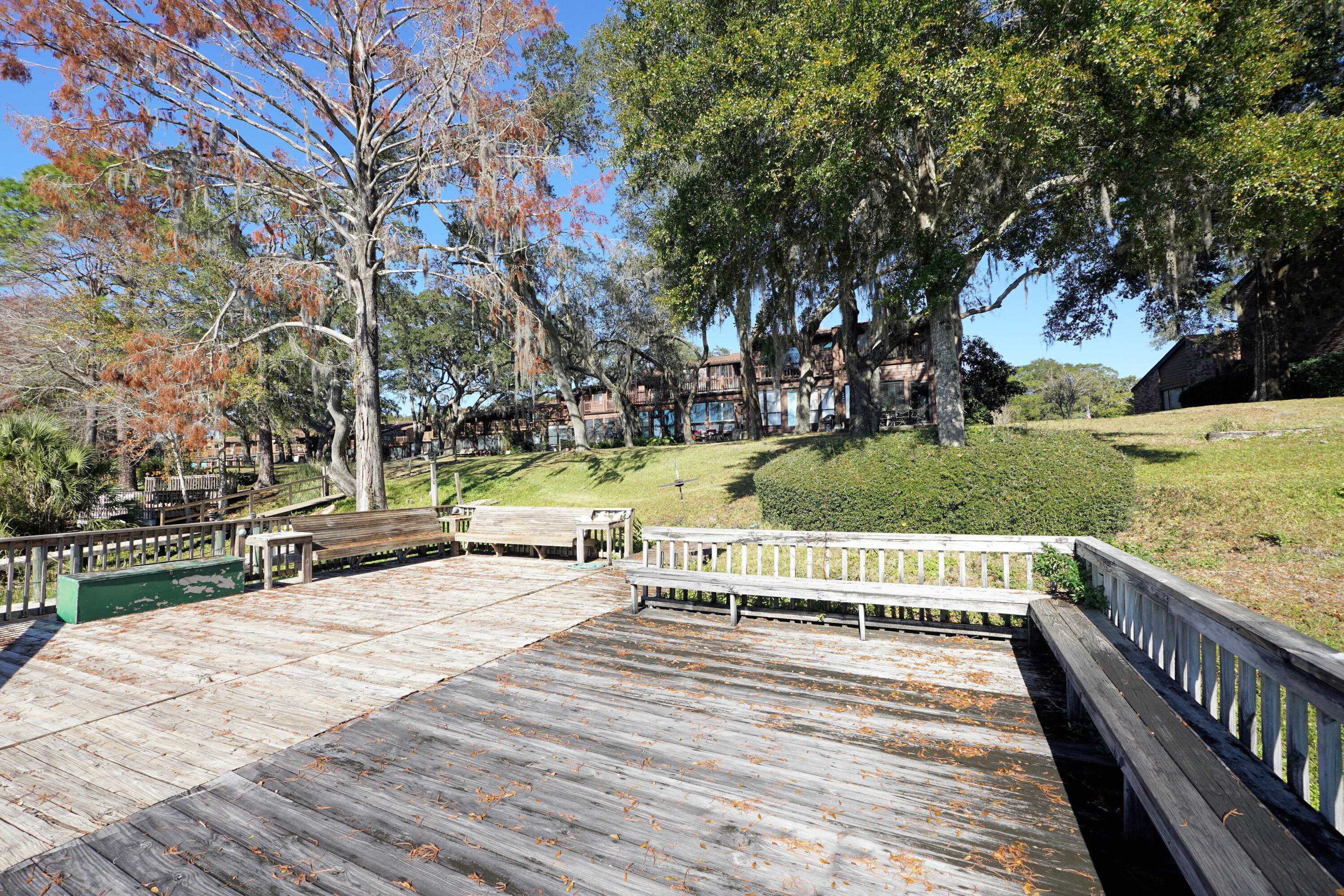 WATER OAKS 2 T/H - Residential