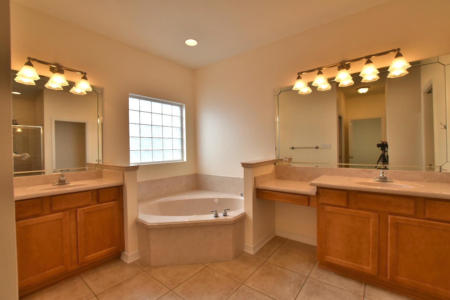 BRIDGEPORT COLONY - Residential