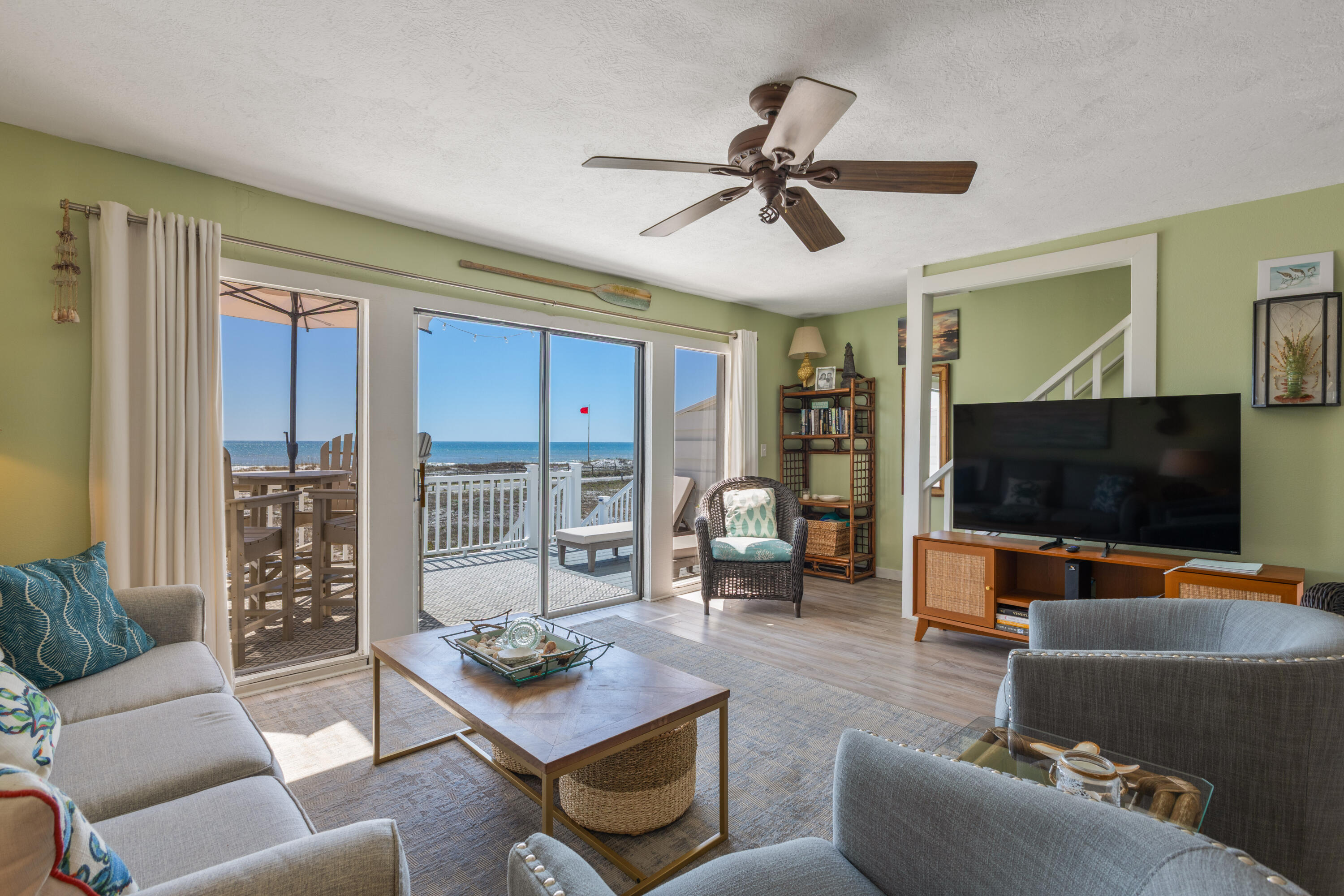 BEACHFRONT T/H - Residential