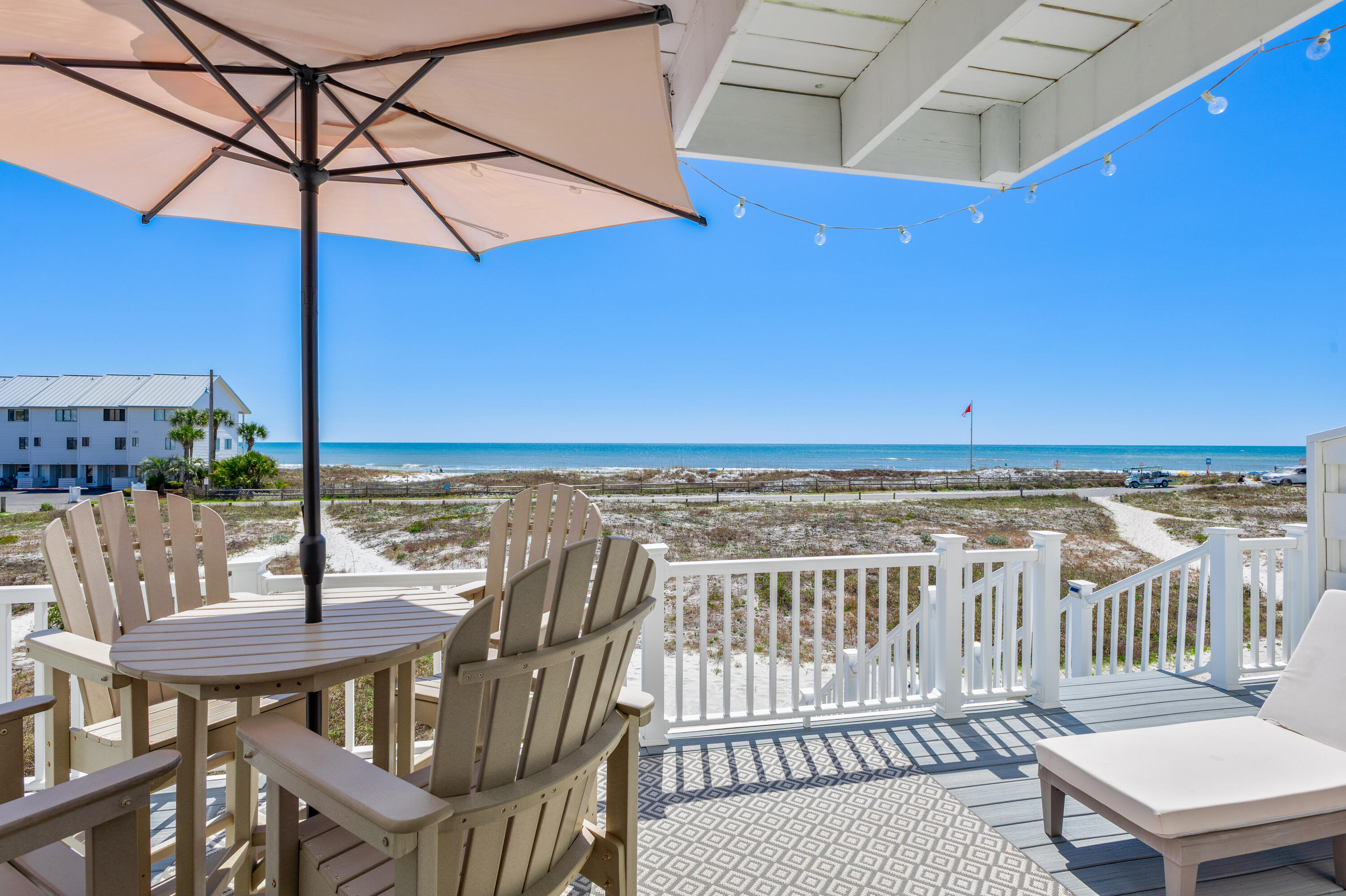 BEACHFRONT T/H - Residential