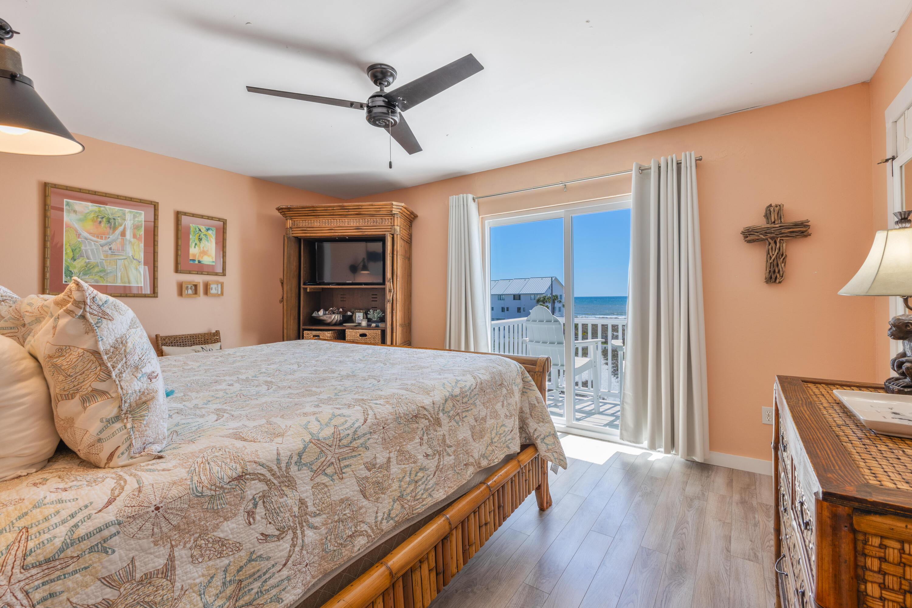 BEACHFRONT T/H - Residential
