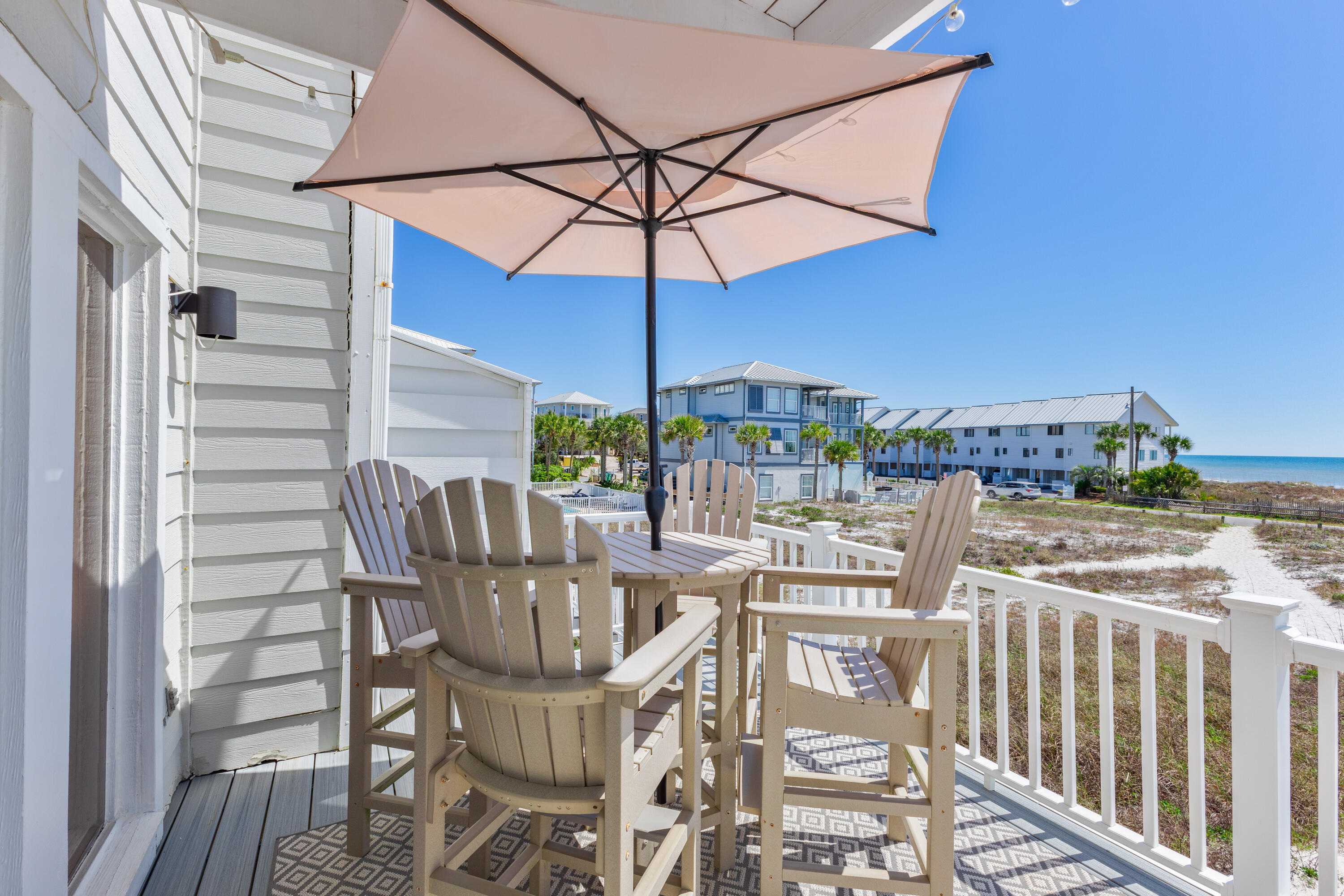 BEACHFRONT T/H - Residential