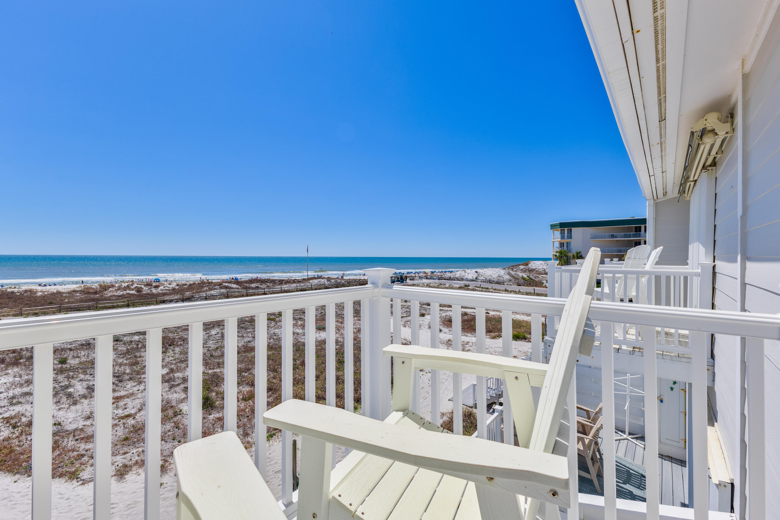 BEACHFRONT T/H - Residential