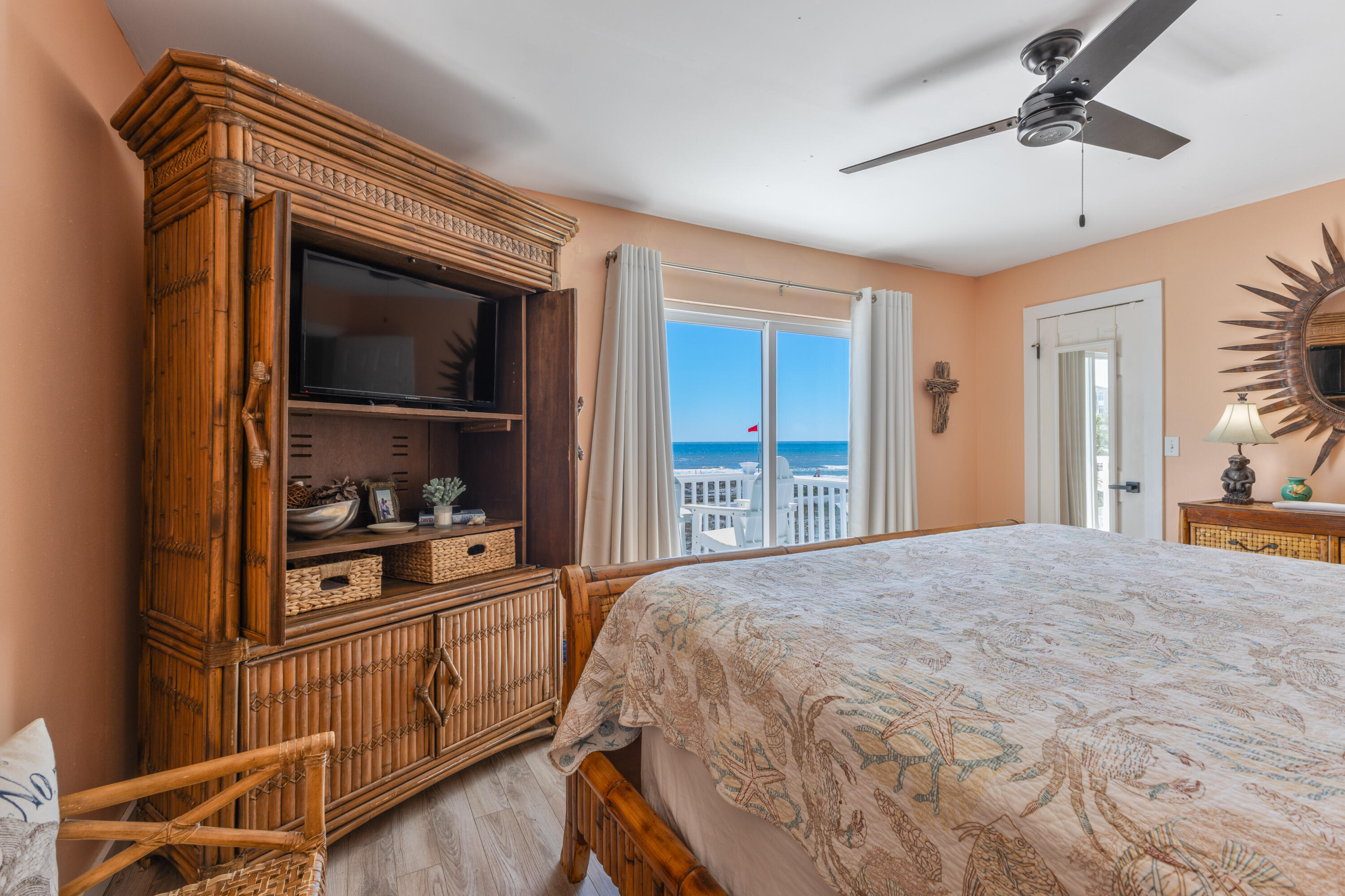 BEACHFRONT T/H - Residential