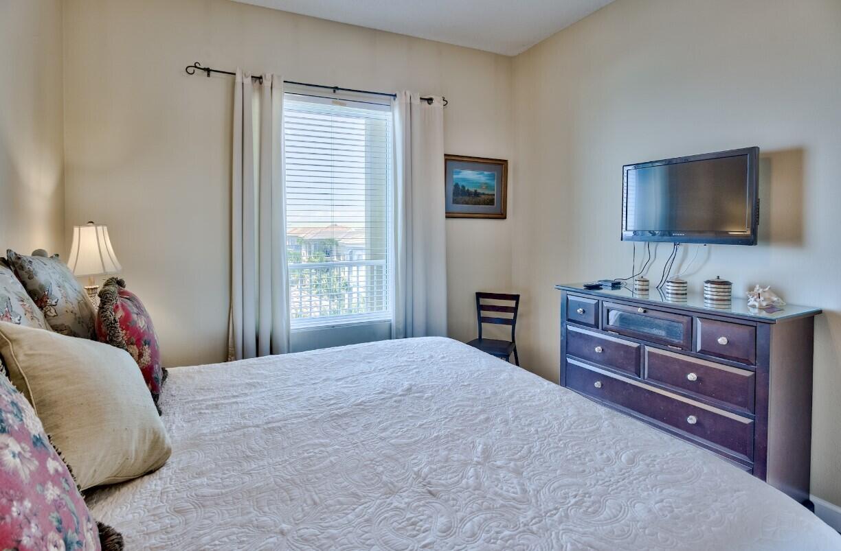 CRYSTAL VIEW CONDO - Residential