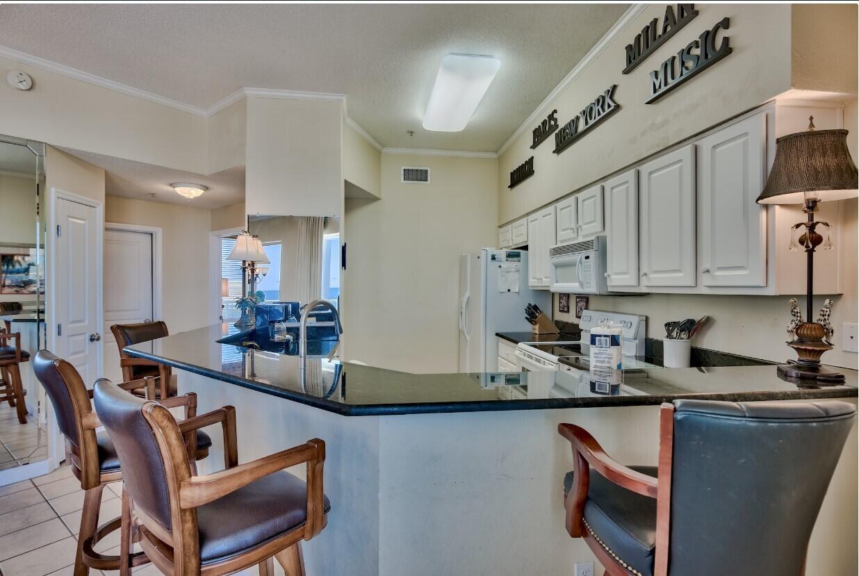 CRYSTAL VIEW CONDO - Residential