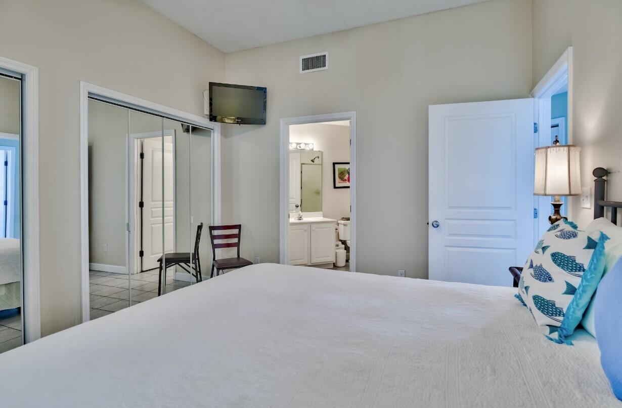 CRYSTAL VIEW CONDO - Residential