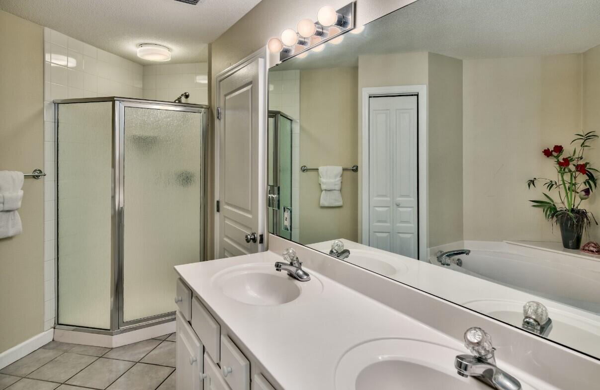 CRYSTAL VIEW CONDO - Residential