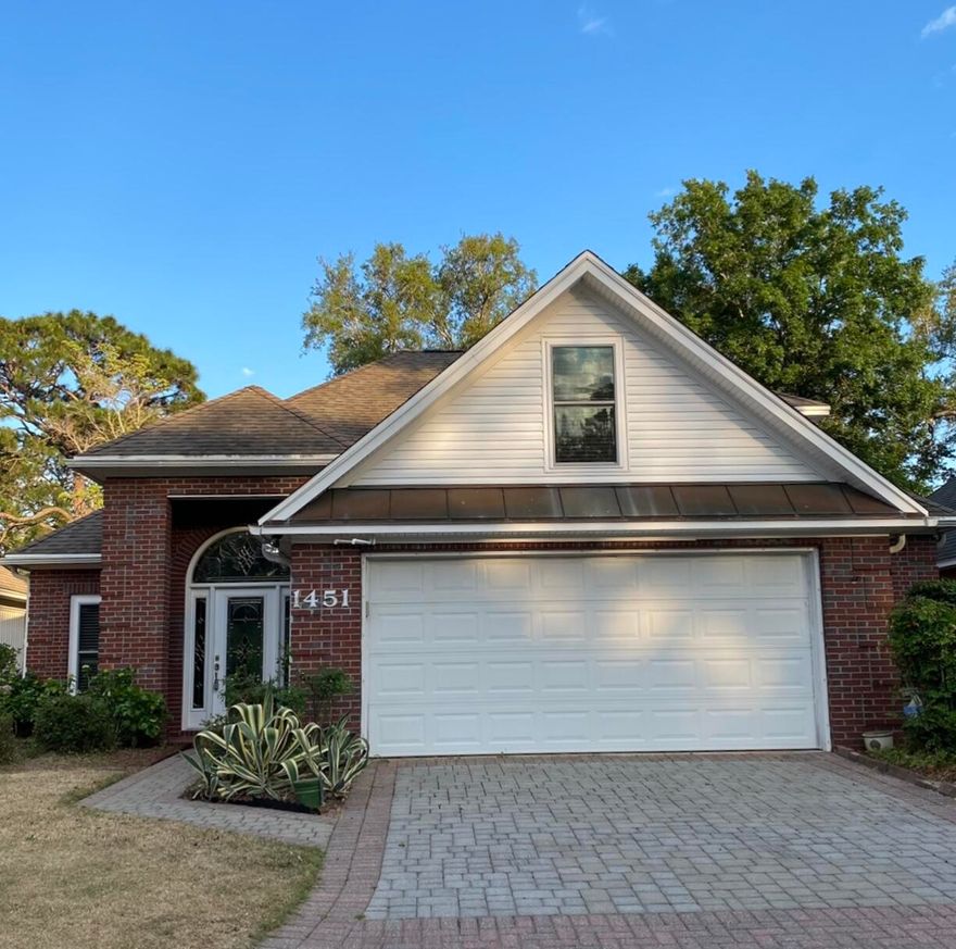 Beautiful home in Bluewater Bay located in the Oakmont Place Subdivision. Seller took pride in keeping this property well maintained, $35K Viwinco Impact Window Replacement in 2020. Enjoy your summer cookouts in the back open patio while watching golfers hit their tee shot. Living room & formal dining room is ideal for entertaining guests. Spacious master bedroom is conveniently located on the first floor with a large walk-in closet. High Quality Maytag Washer & Dryer stays with home (2017) Rinnai Tankless Water Heater (2015) Master Bathroom Renovated (2018) Upstairs Bathroom (2013) HVAC (2010) Roof. I've had tons of interest however if you need a fenced backyard, Oakmont Place do not allow fences being on the golf course. 
Transferable termite bond in place with Terminix.