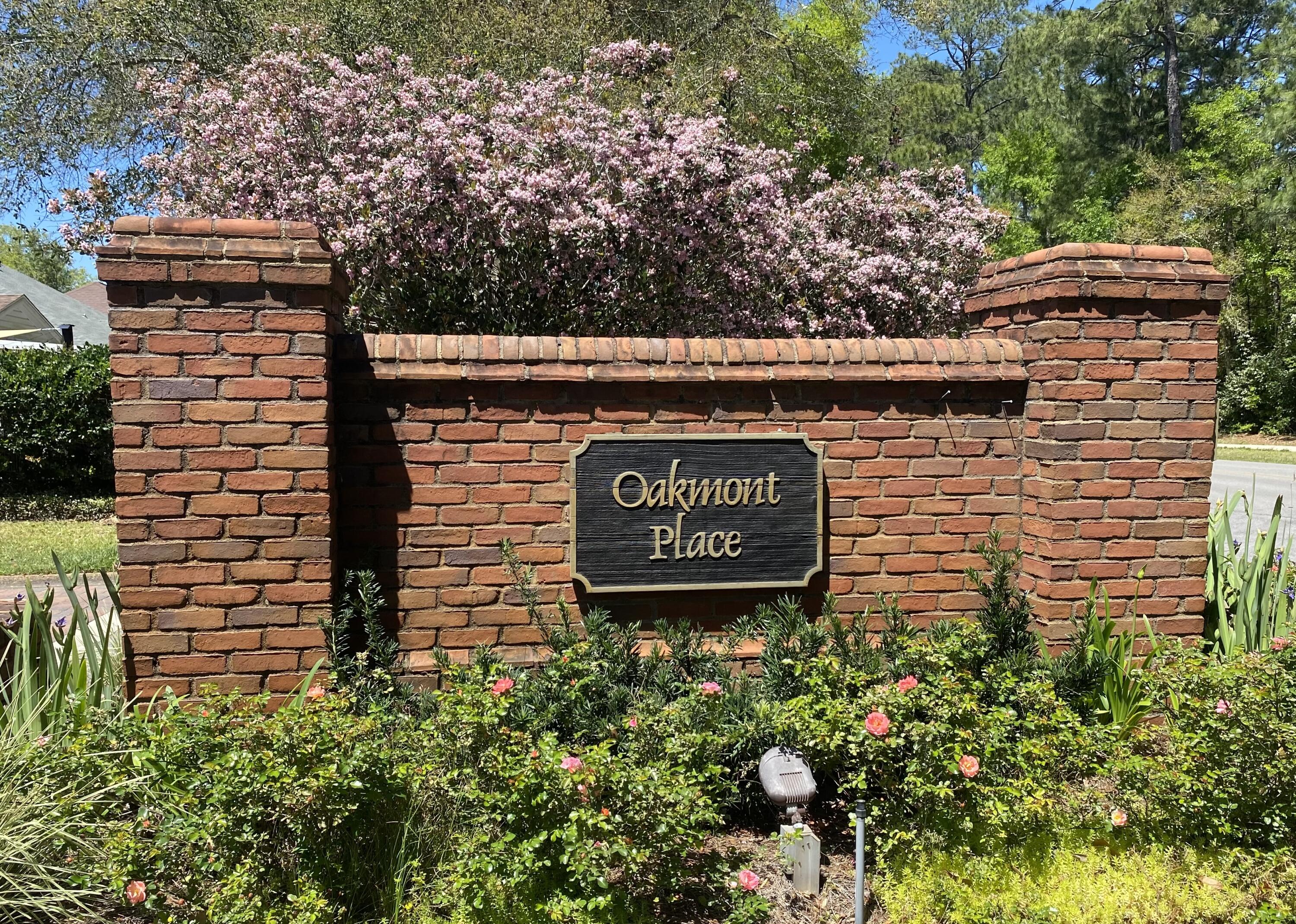 OAKMONT PLACE - Residential