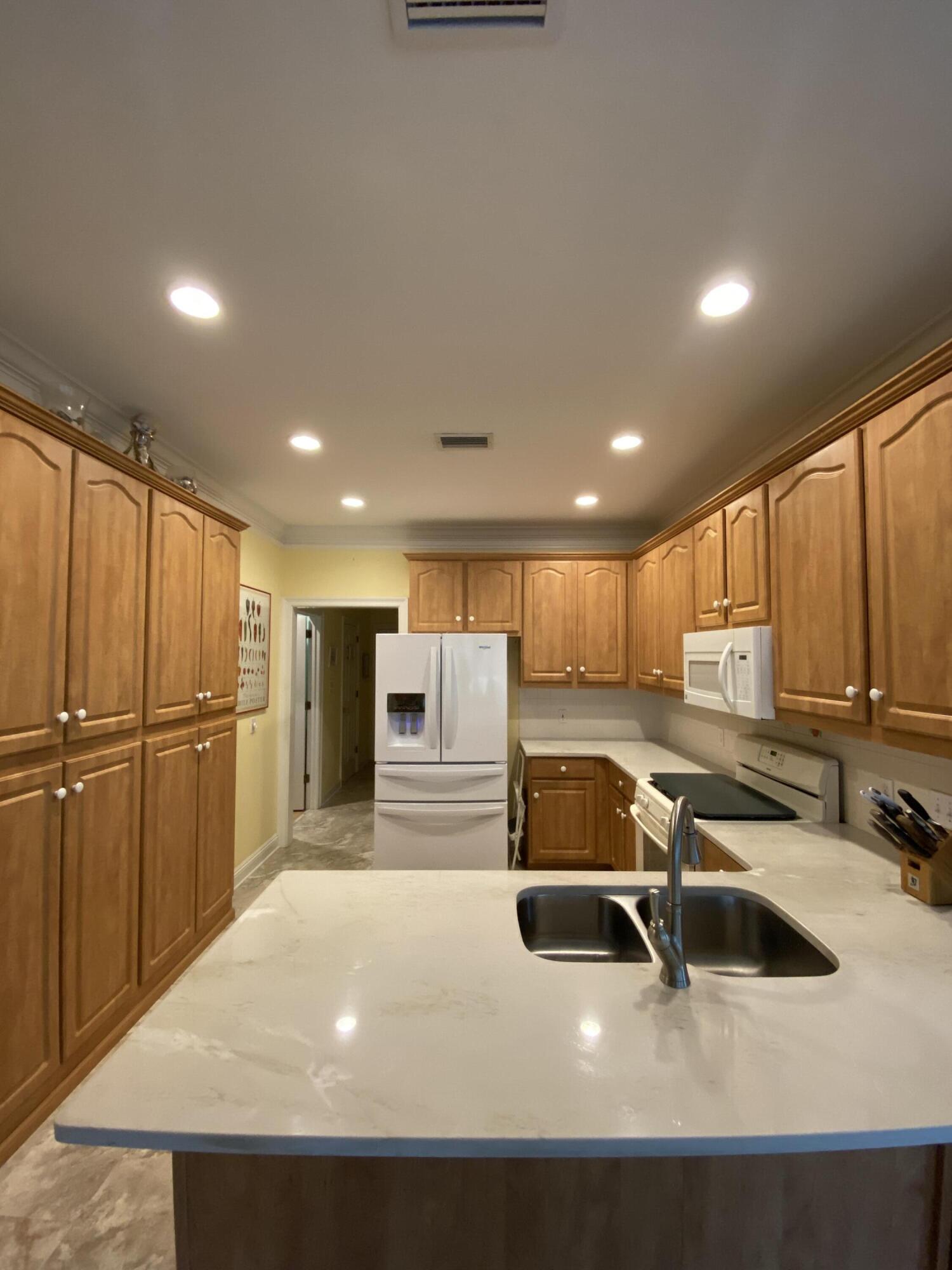 OAKMONT PLACE - Residential