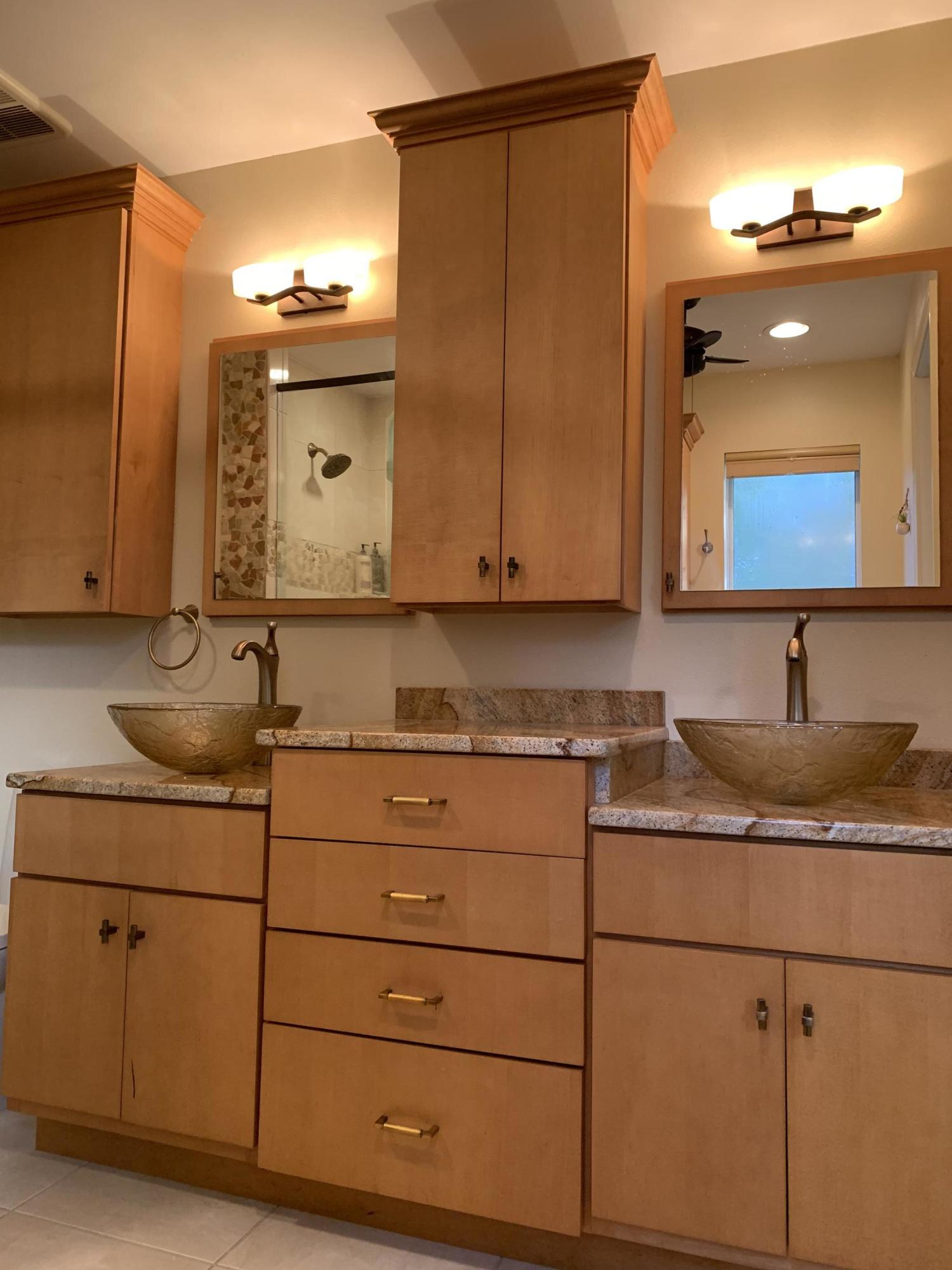 MAGNOLIA BEACH - Residential