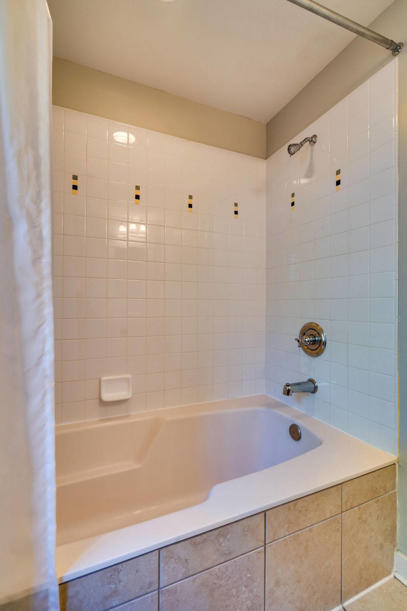 LAUREL GROVE - Residential