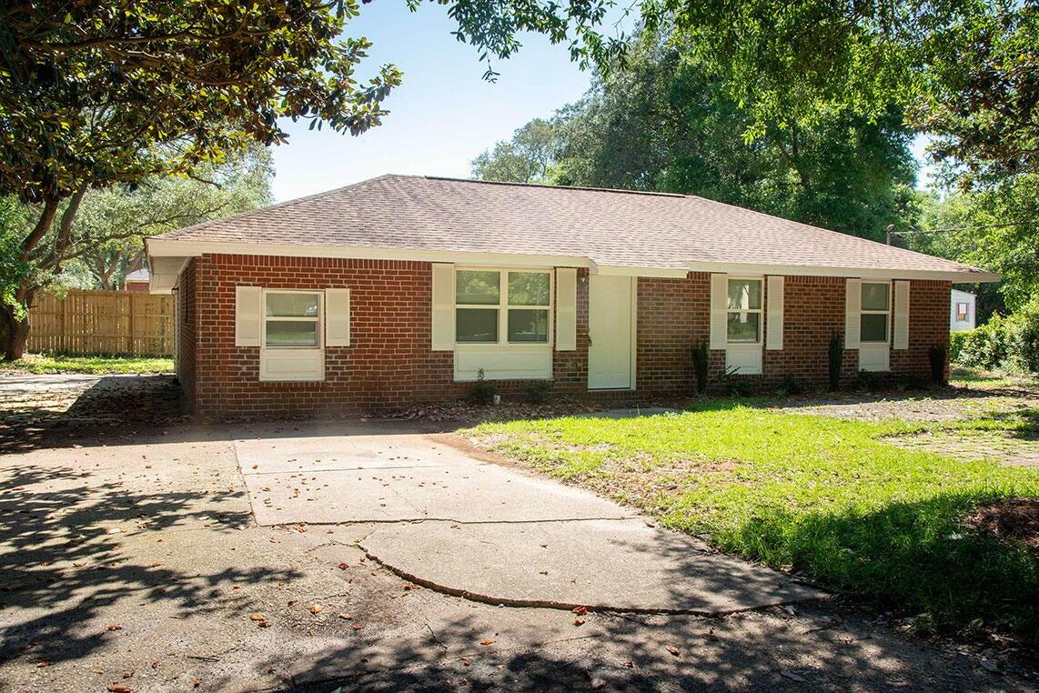Well kept, remodeled home in Destin Updated flooring, windows, and appliances. Large natural yard. Offers 3 bedrooms and 1.5 bathrooms. Includes a spacious laundry/bonus room that is not climate controlled. No pets allowed. No smoking or vaping inside the home. All Coastal Realty Services residents are enrolled in the Resident Benefits Package (RBP) which includes renters insurance, HVAC air filter delivery and our best-in-class resident rewards program, and much more! More details upon application.