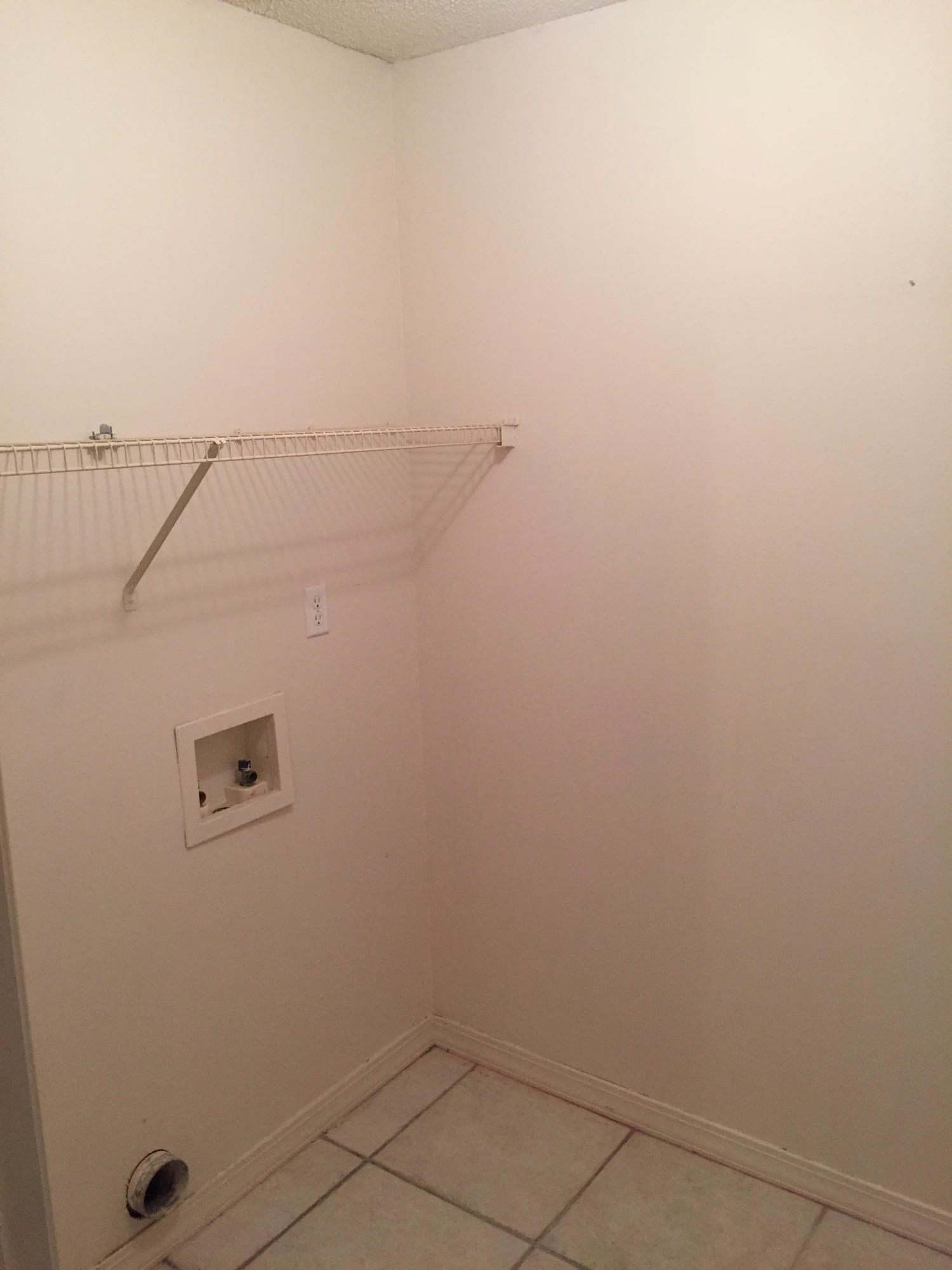 ADASHAN GARDYNS - Residential Lease