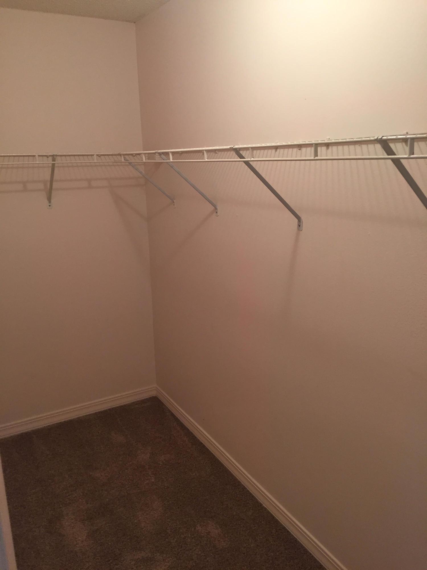 ADASHAN GARDYNS - Residential Lease