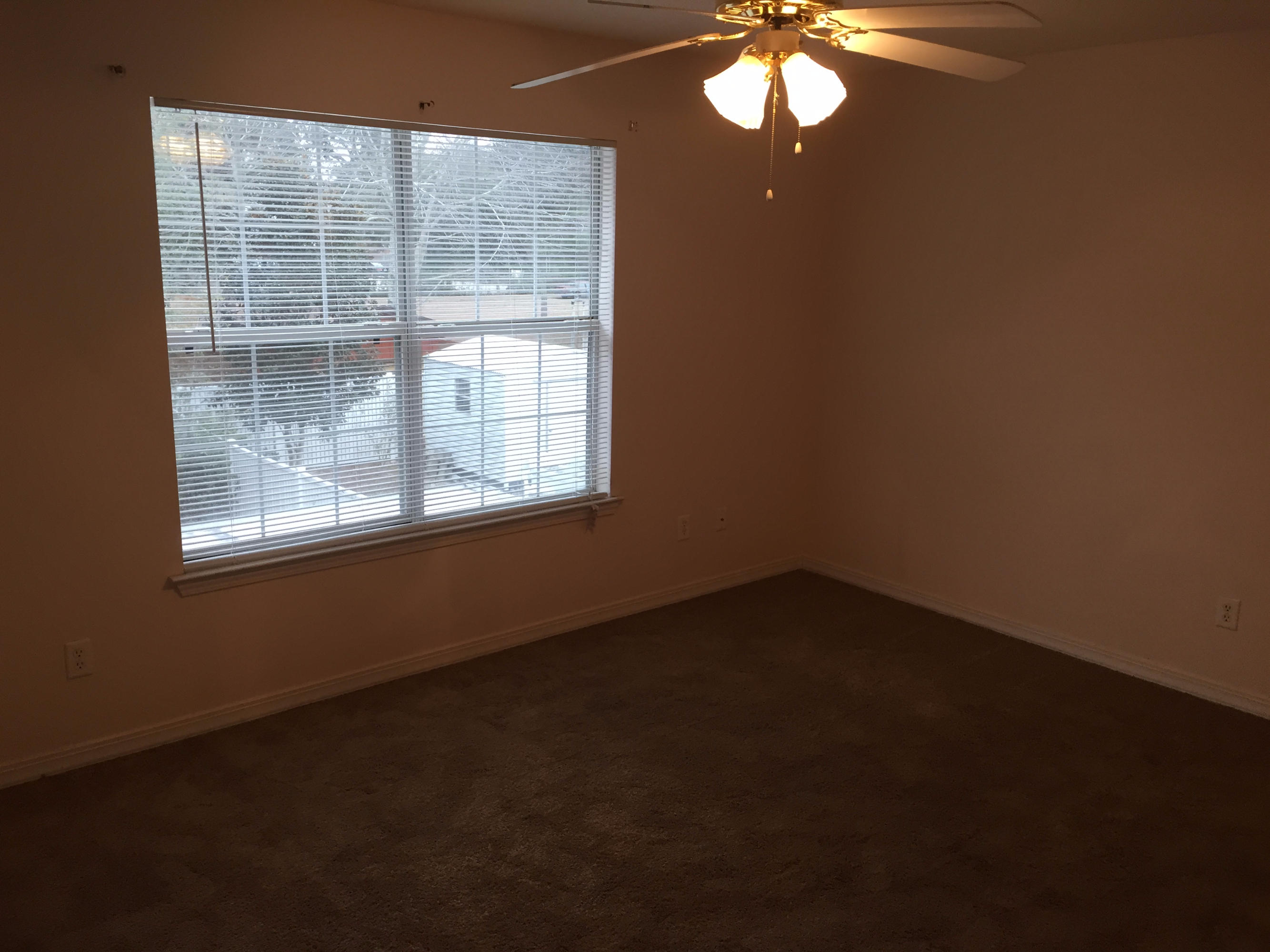 ADASHAN GARDYNS - Residential Lease