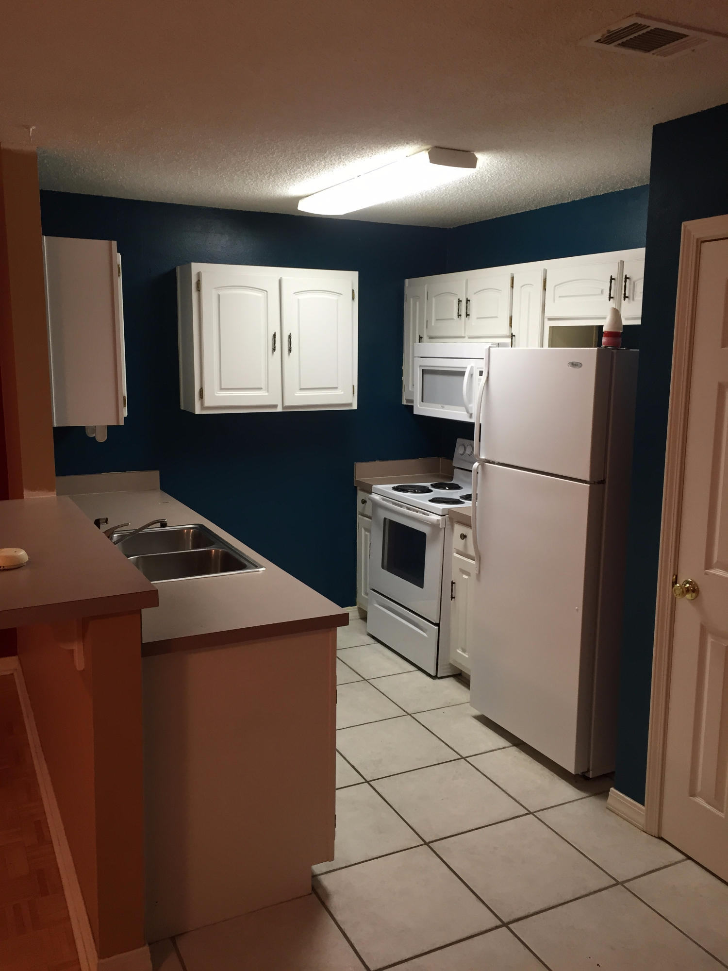 ADASHAN GARDYNS - Residential Lease