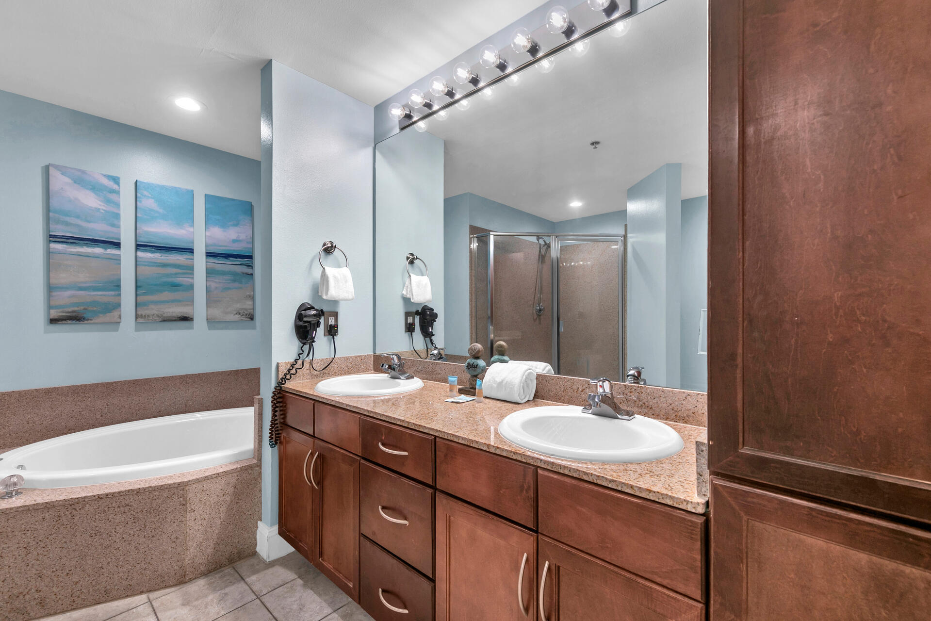 Laketown Wharf - Residential