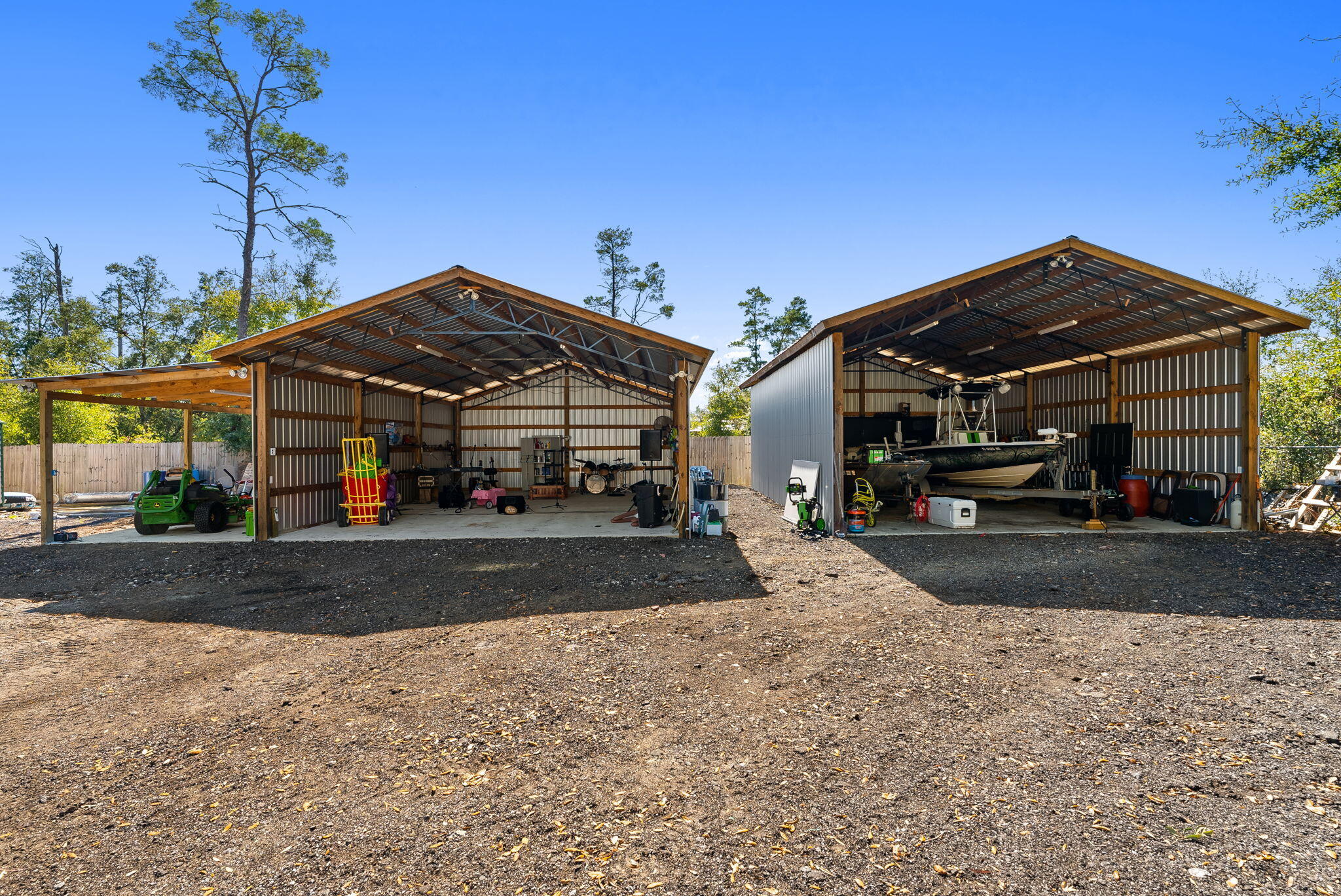 CRYSTAL LAKE - Residential