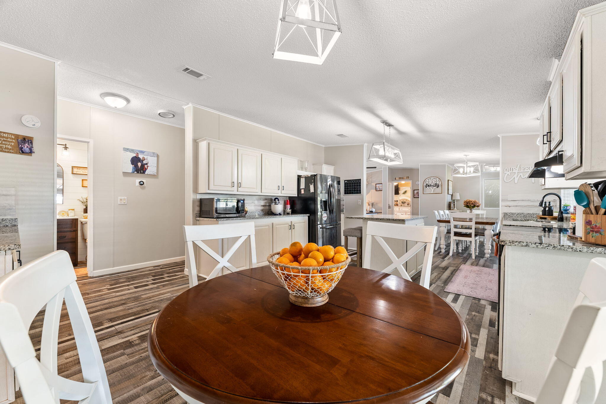 CRYSTAL LAKE - Residential