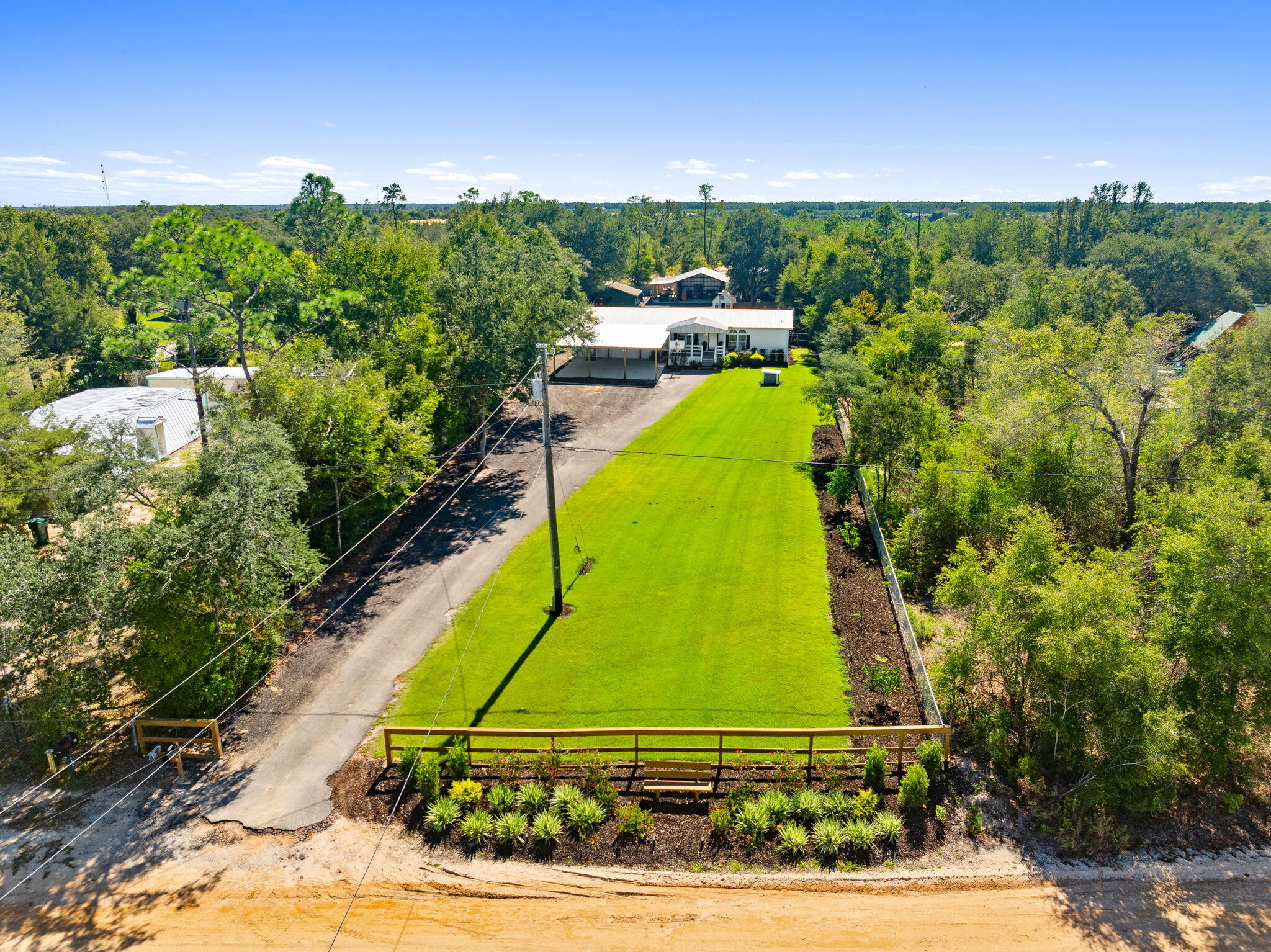 CRYSTAL LAKE - Residential