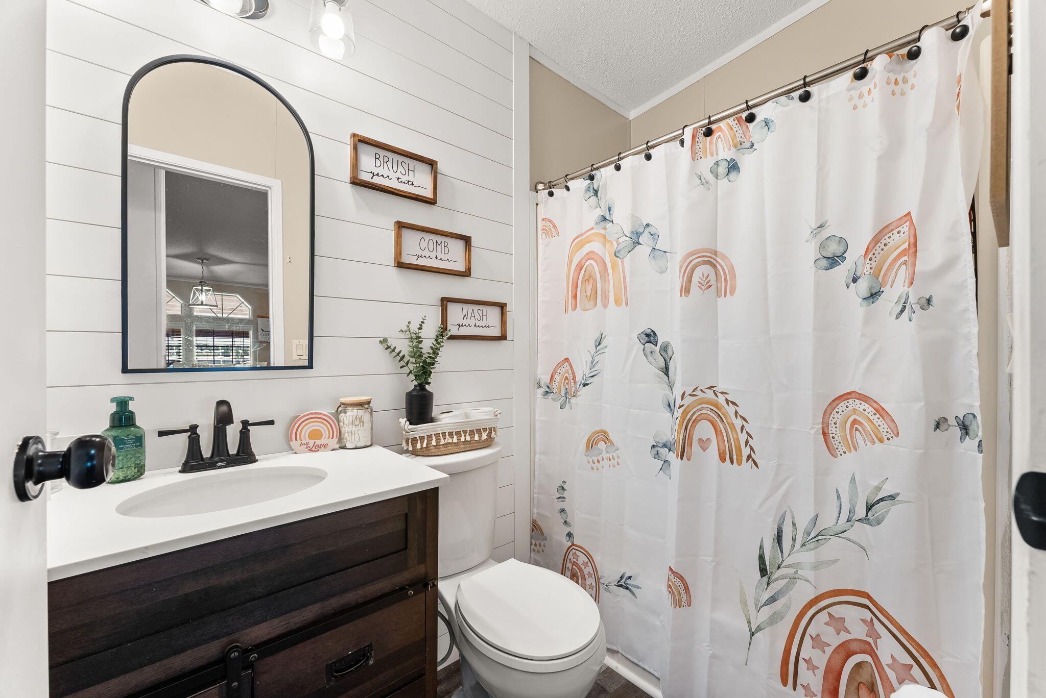 CRYSTAL LAKE - Residential