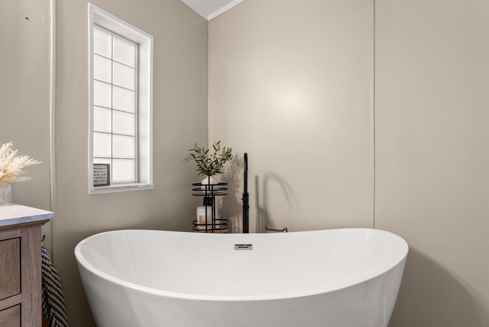 CRYSTAL LAKE - Residential