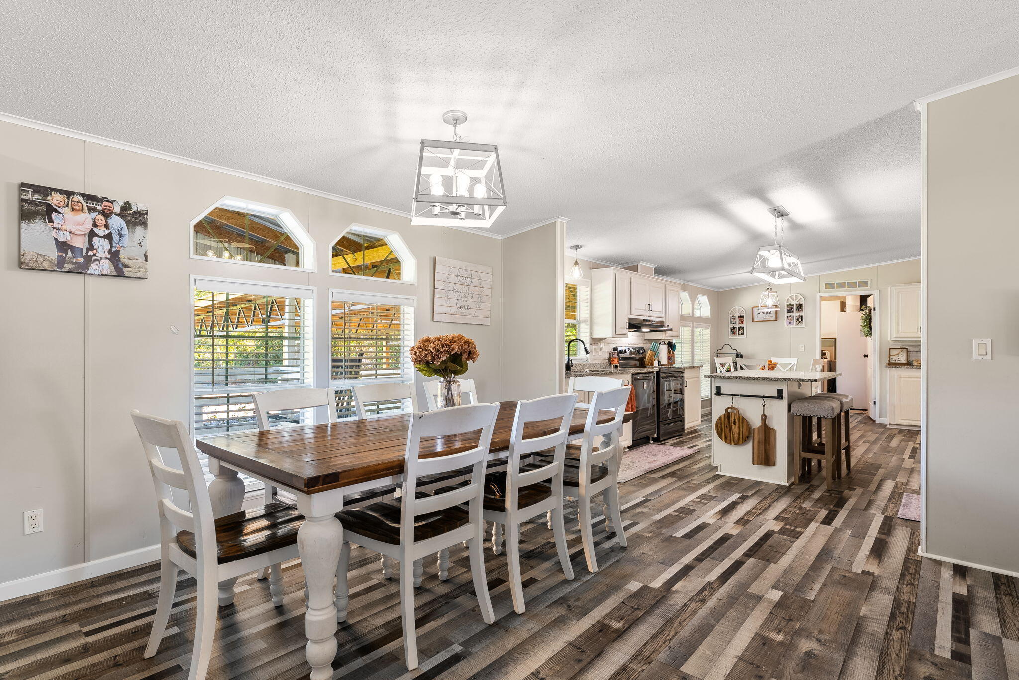 CRYSTAL LAKE - Residential