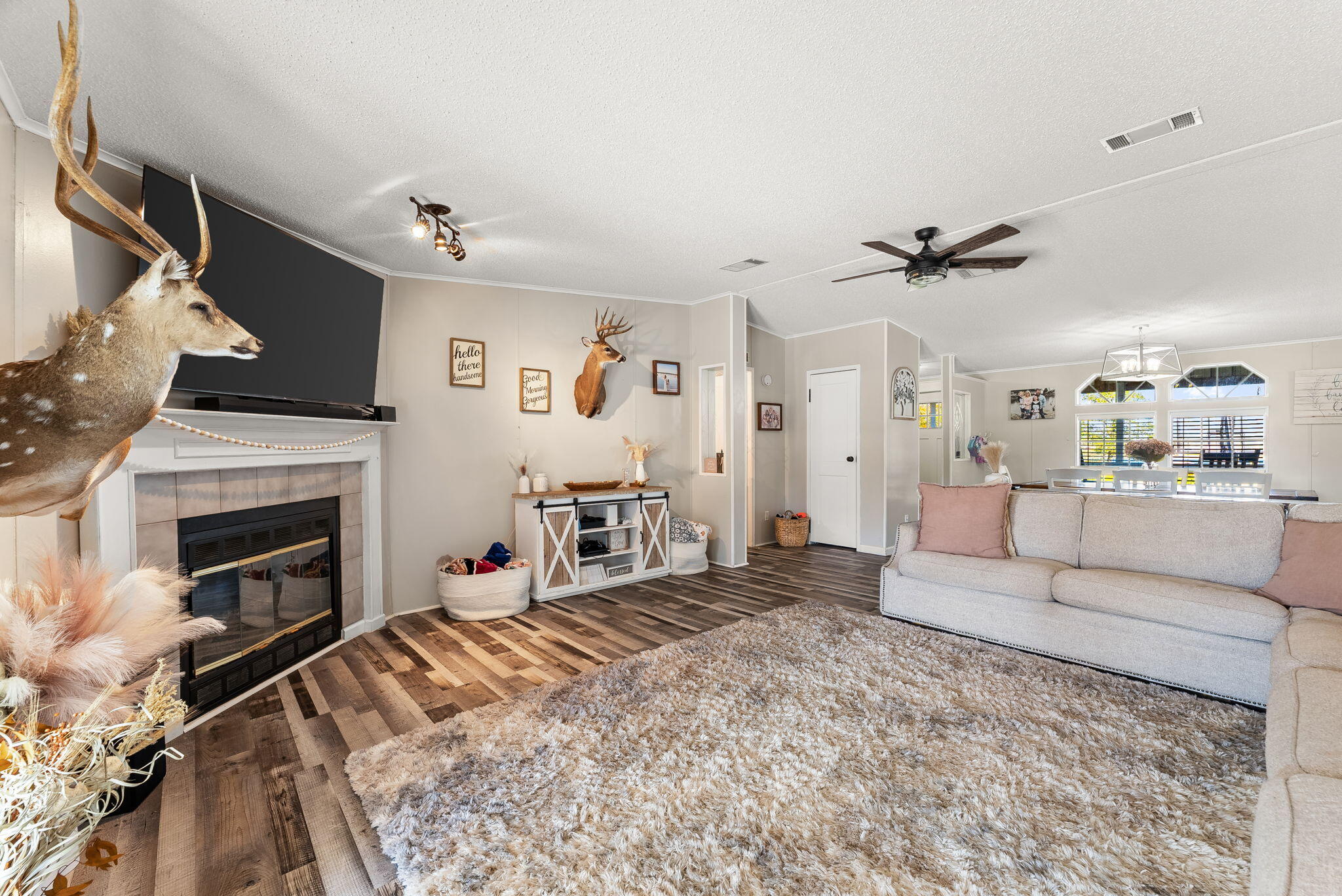 CRYSTAL LAKE - Residential