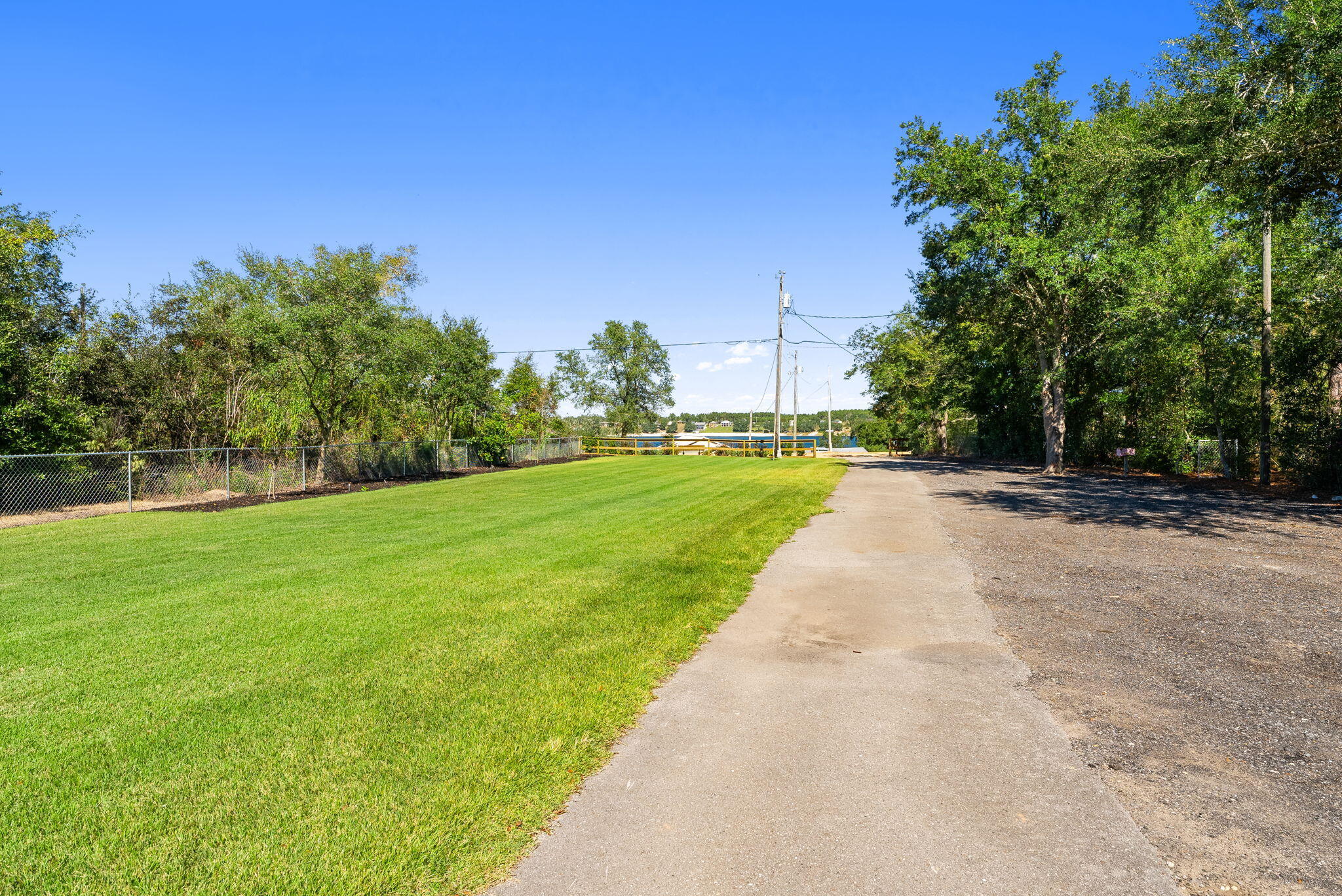 CRYSTAL LAKE - Residential