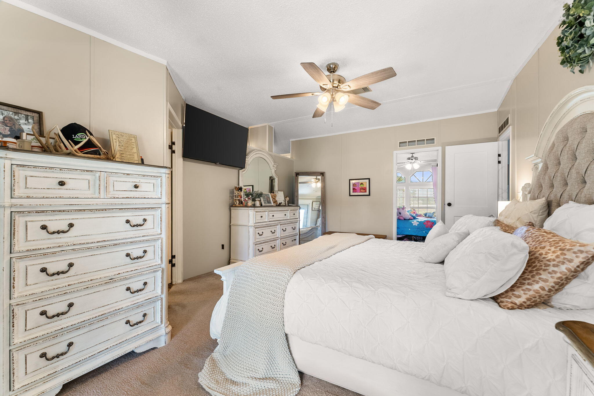 CRYSTAL LAKE - Residential