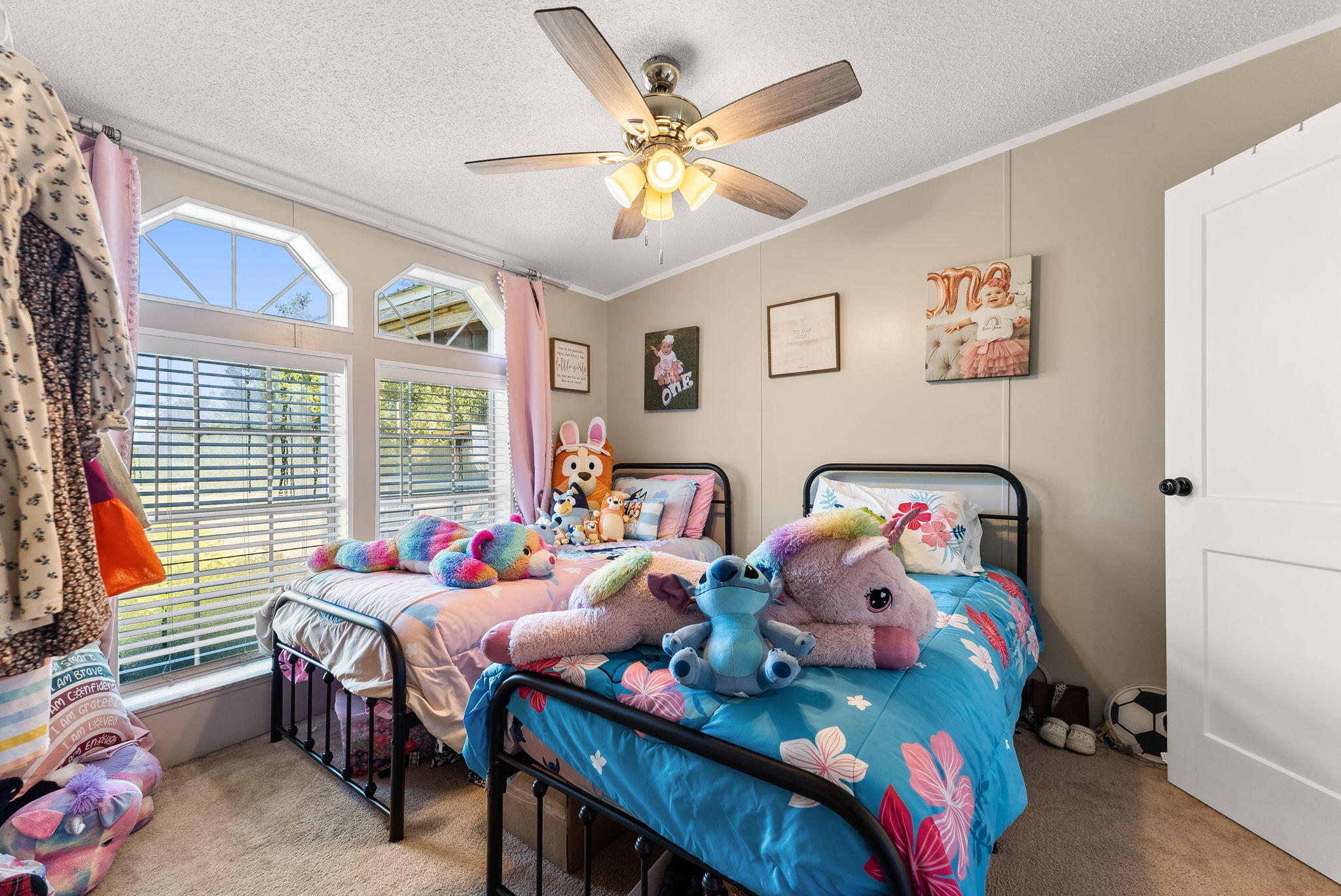 CRYSTAL LAKE - Residential