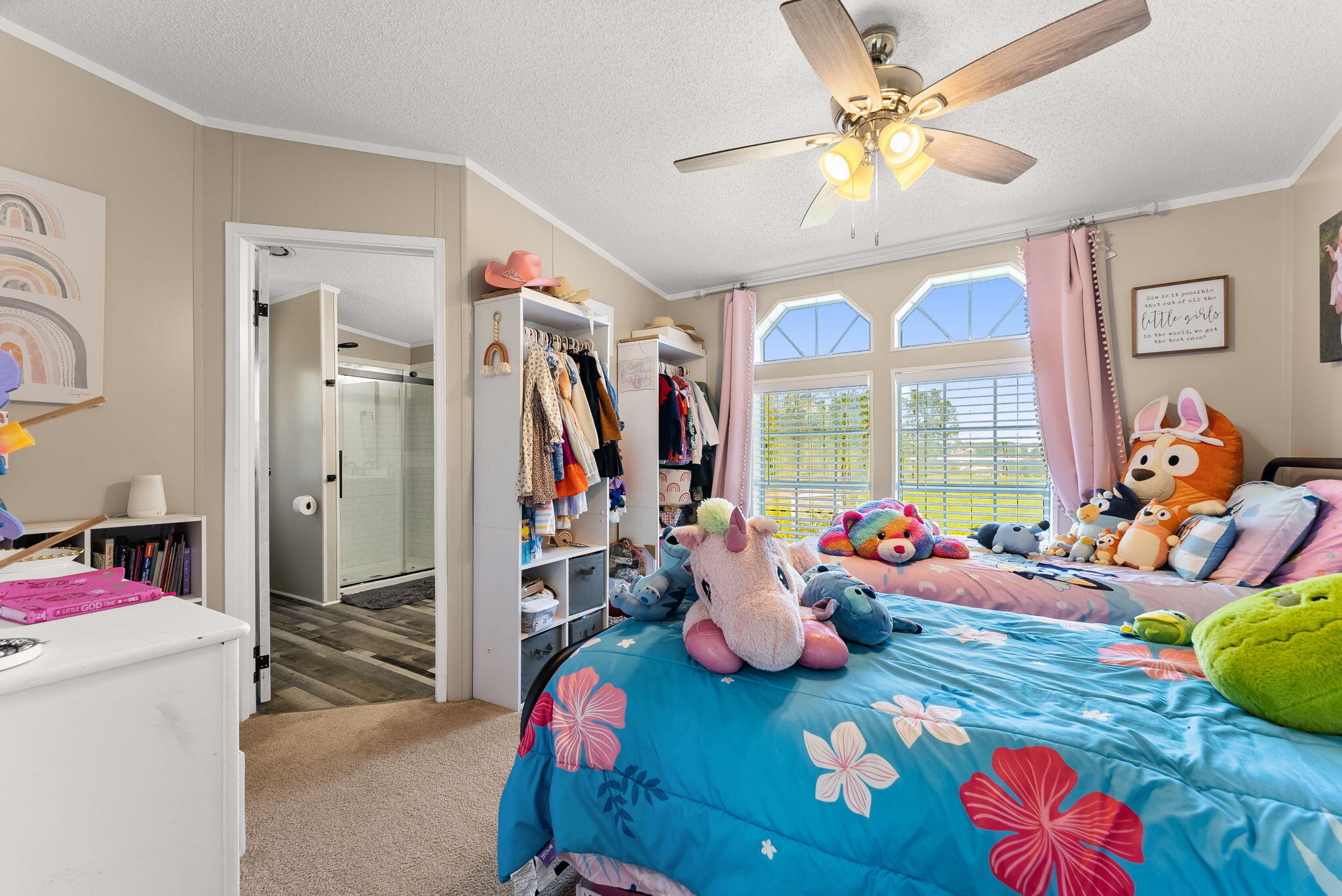 CRYSTAL LAKE - Residential