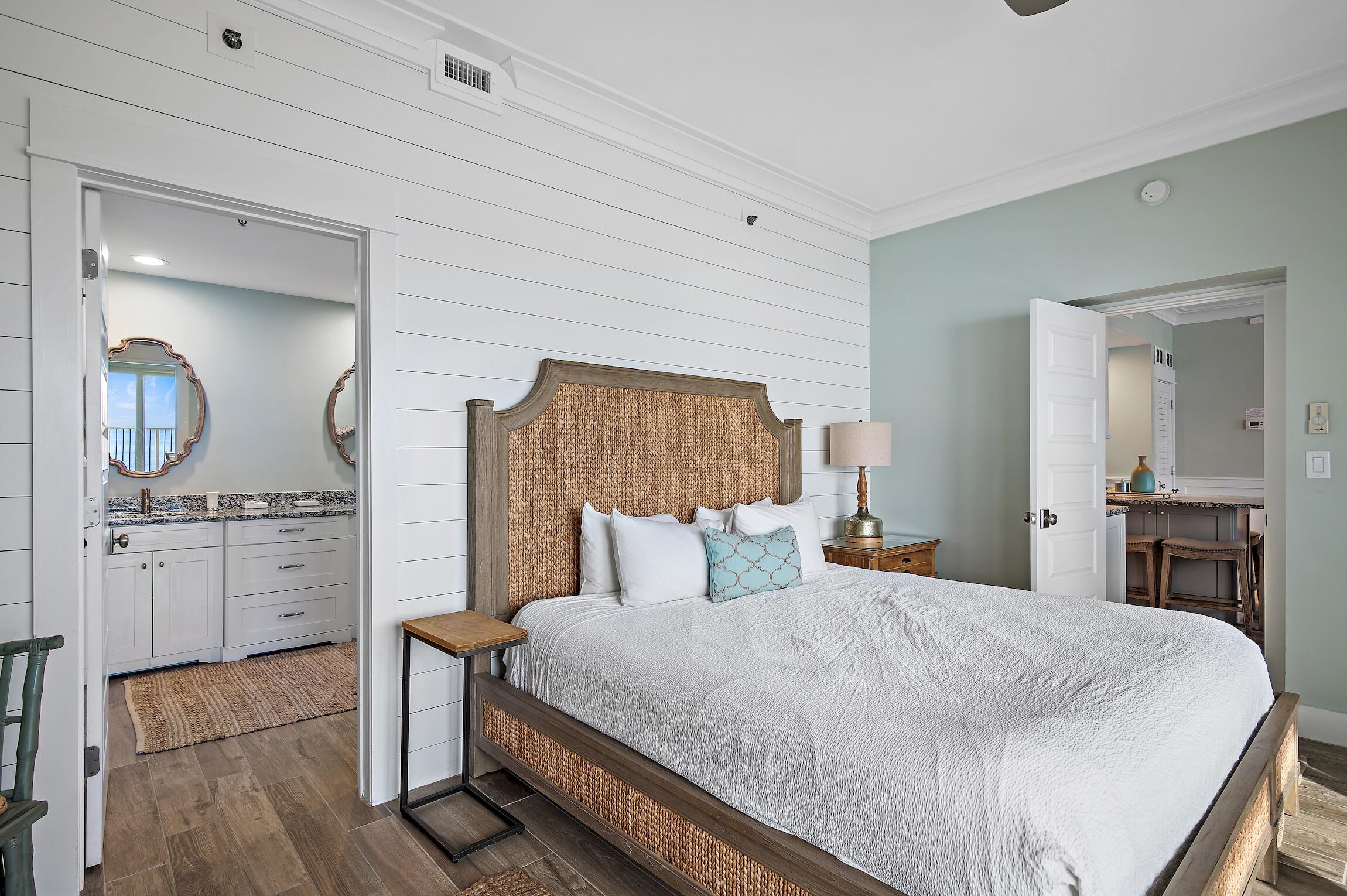 TOPS'L BEACH MANOR - Residential