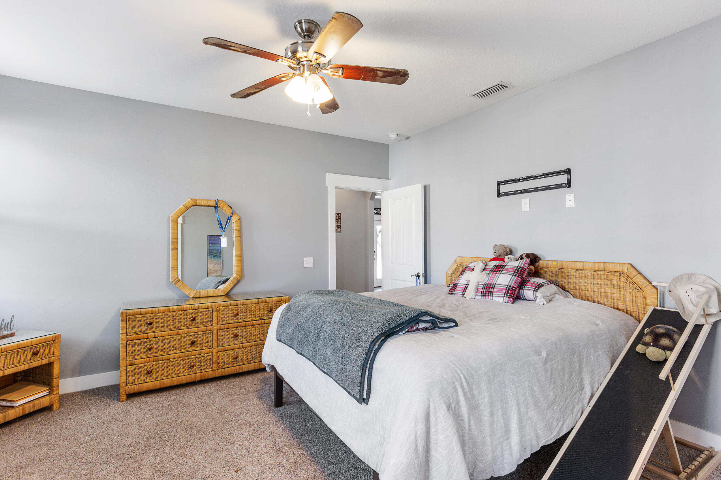 PARADISE GROVE - Residential