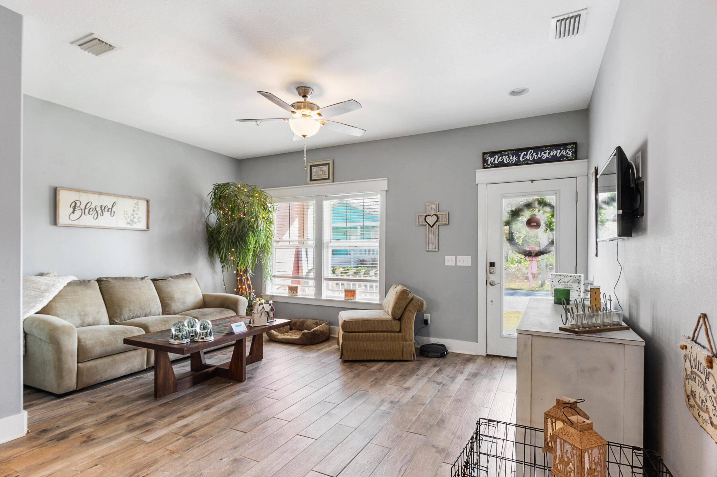 PARADISE GROVE - Residential