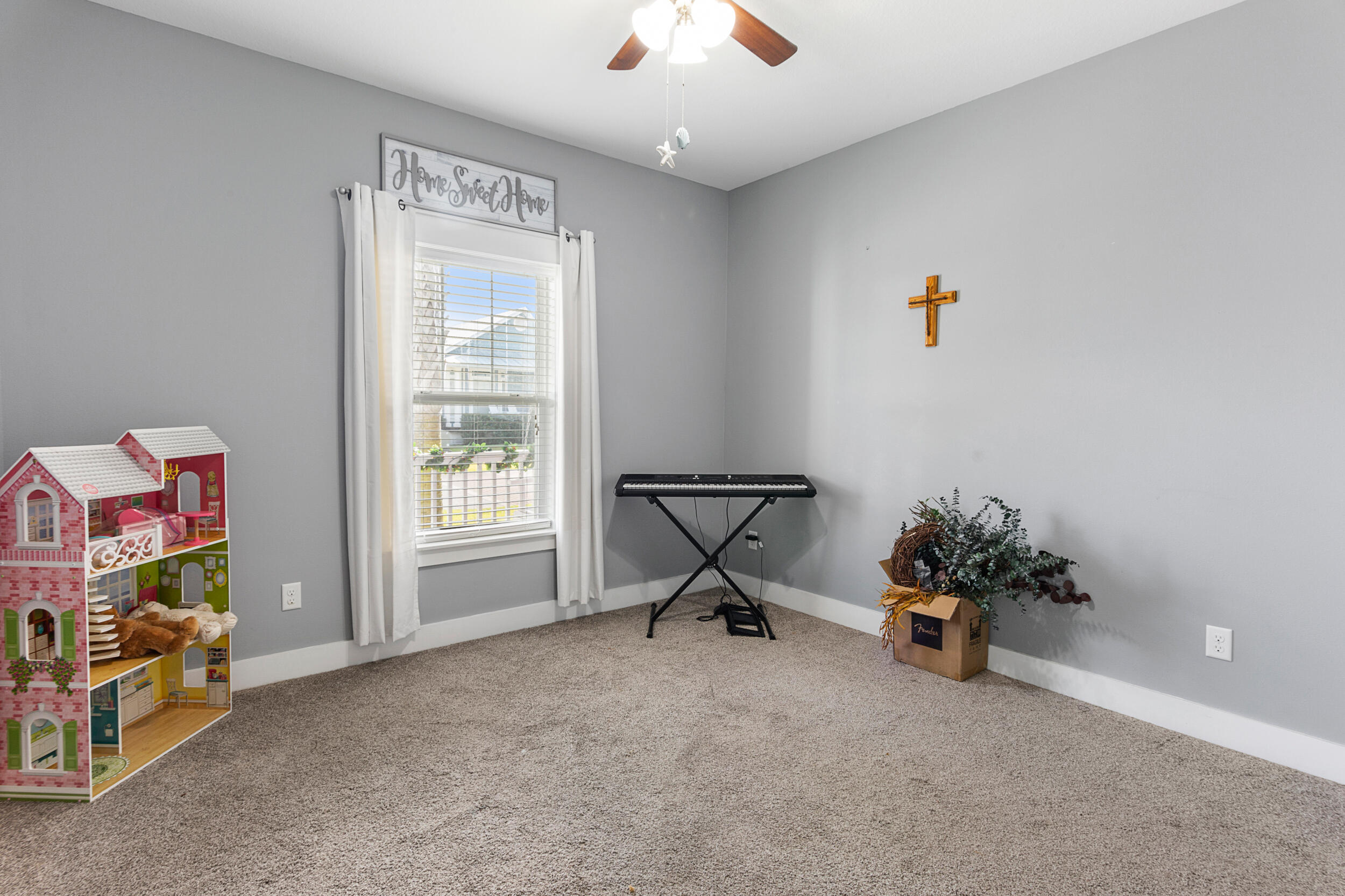 PARADISE GROVE - Residential