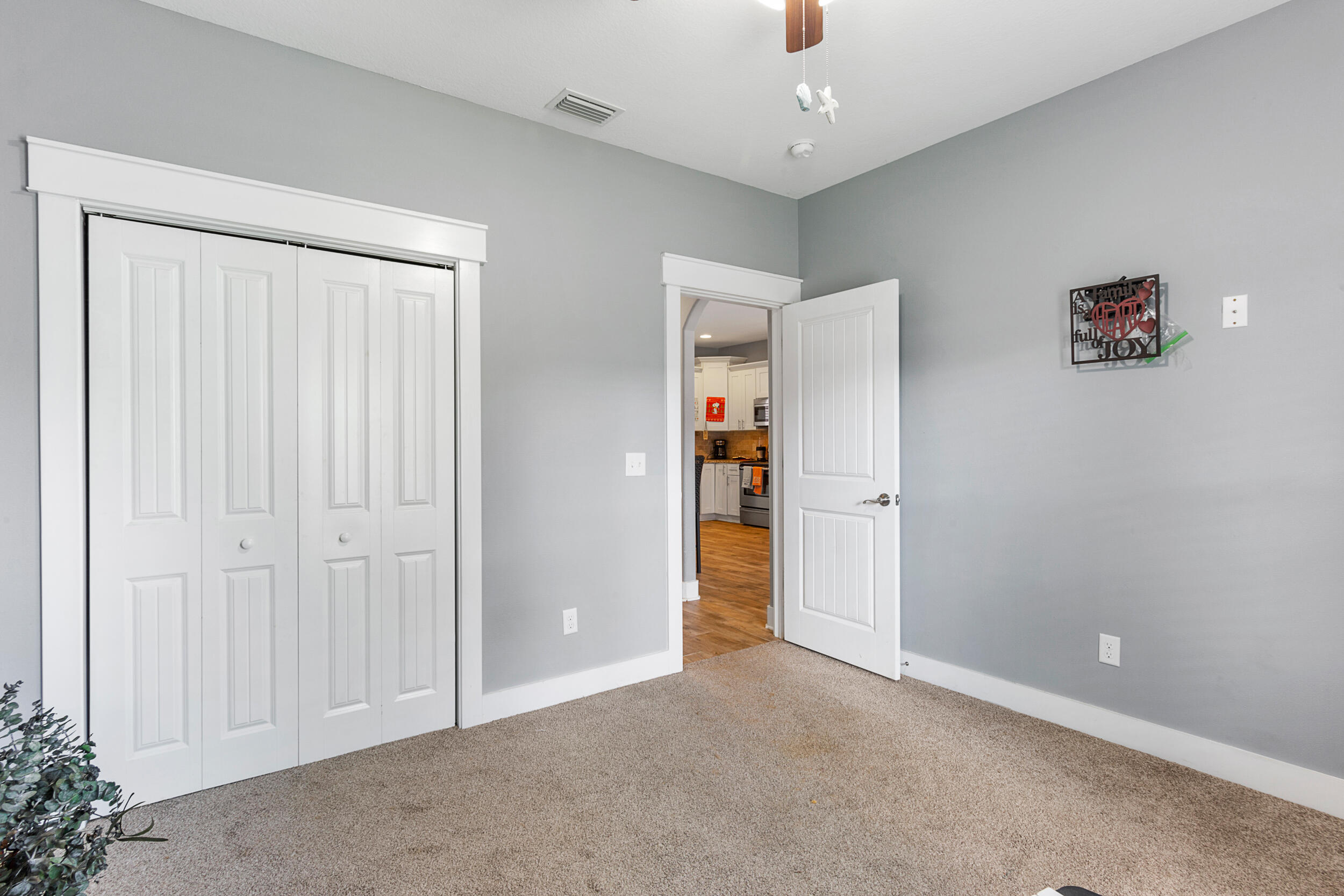 PARADISE GROVE - Residential