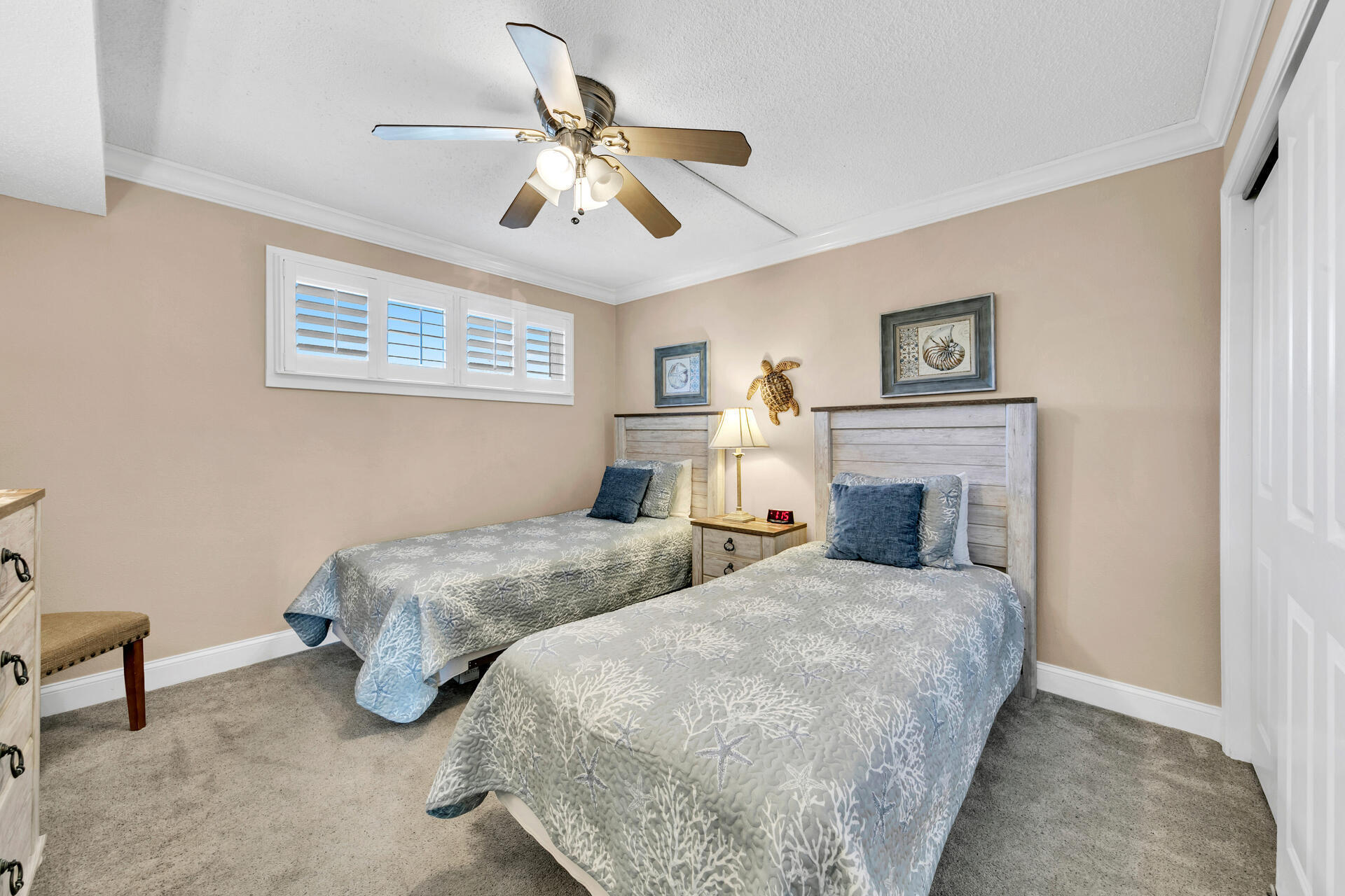 ISLANDER CONDO PH 2 - Residential