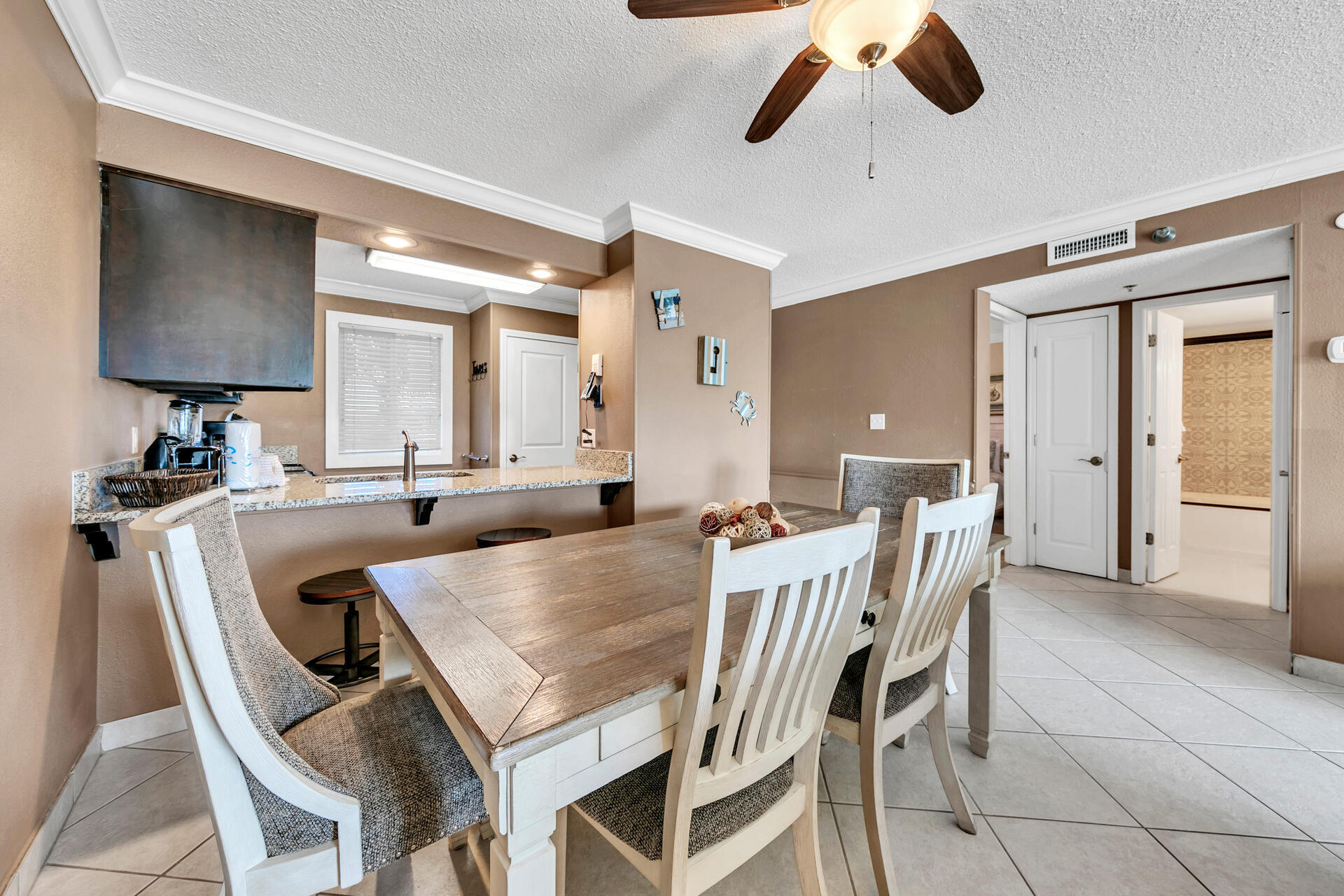 ISLANDER CONDO PH 2 - Residential