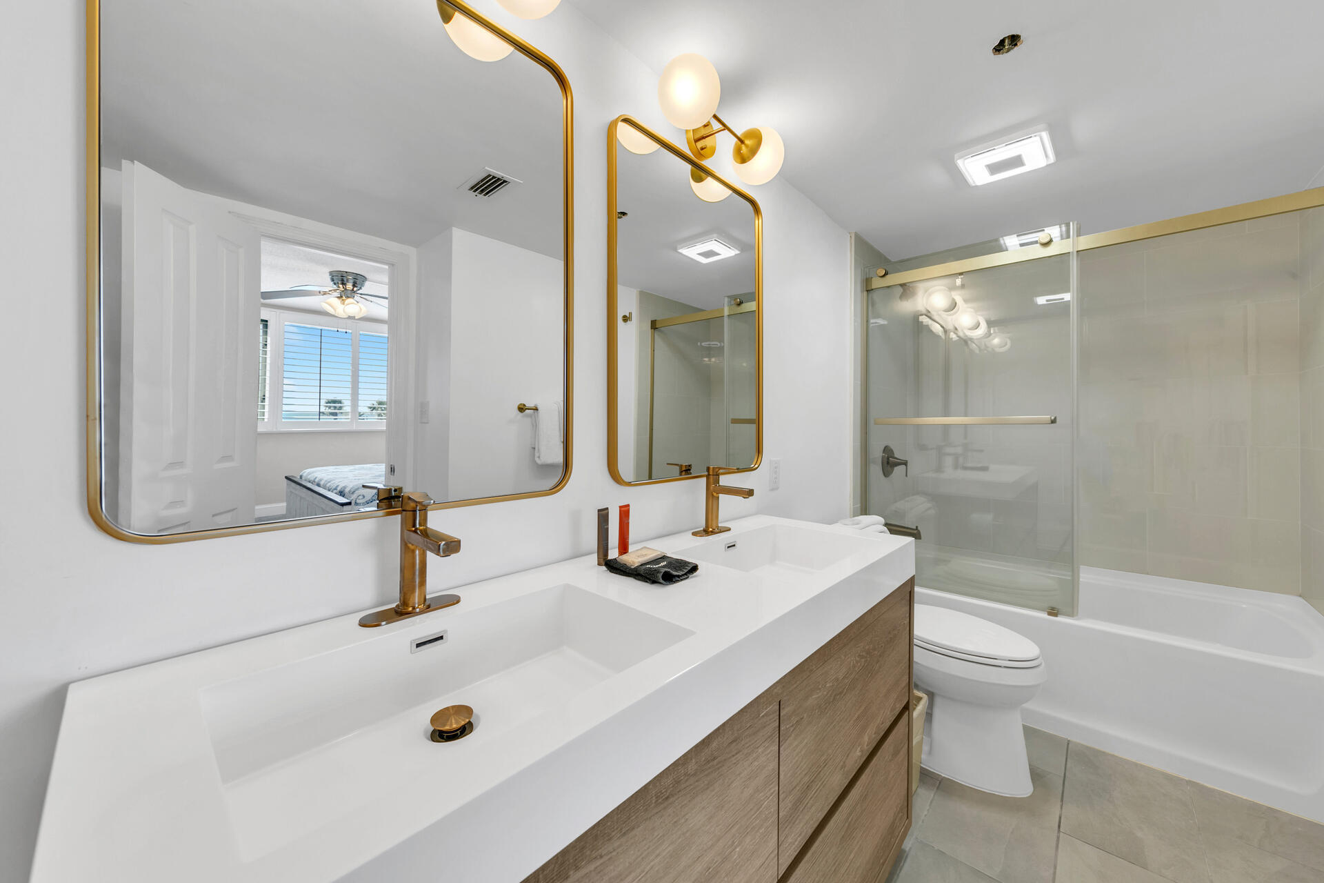ISLANDER CONDO PH 2 - Residential