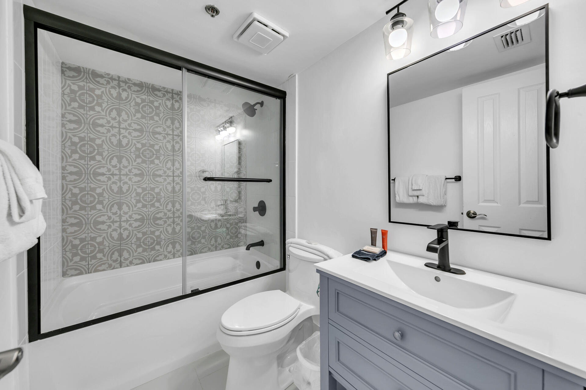 ISLANDER CONDO PH 2 - Residential