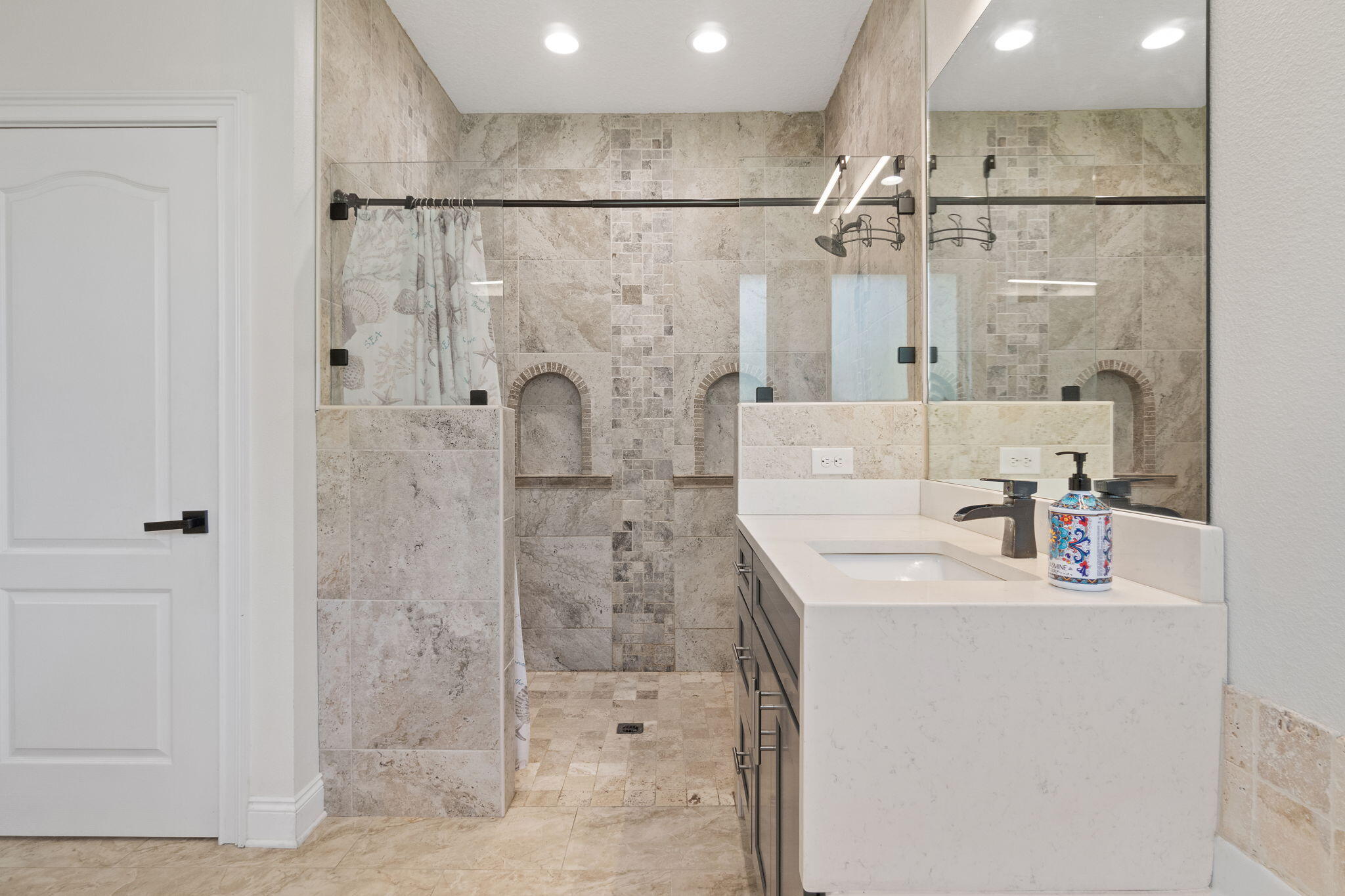 LAGNIAPPE BEACH - Residential