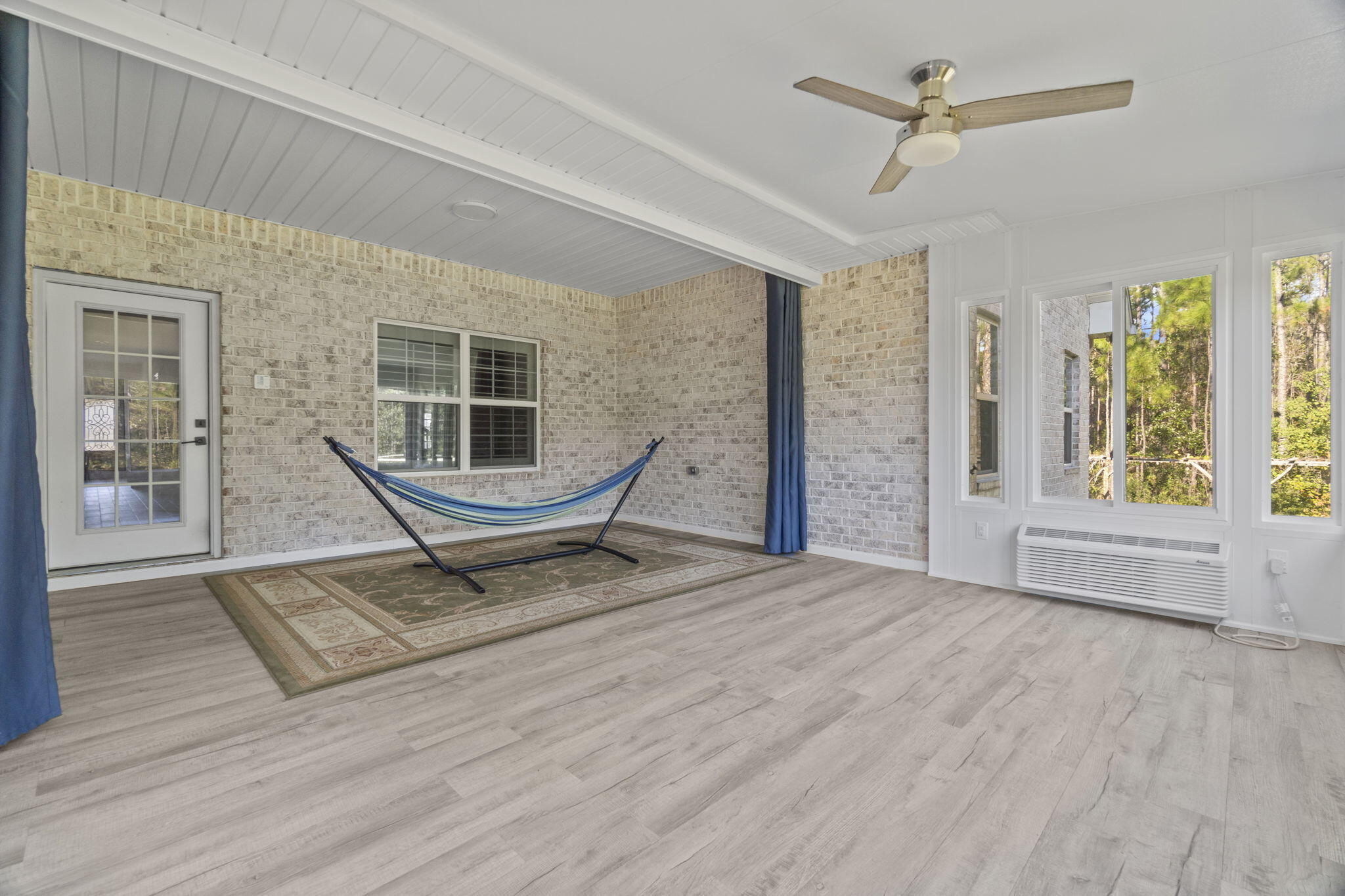 LAGNIAPPE BEACH - Residential