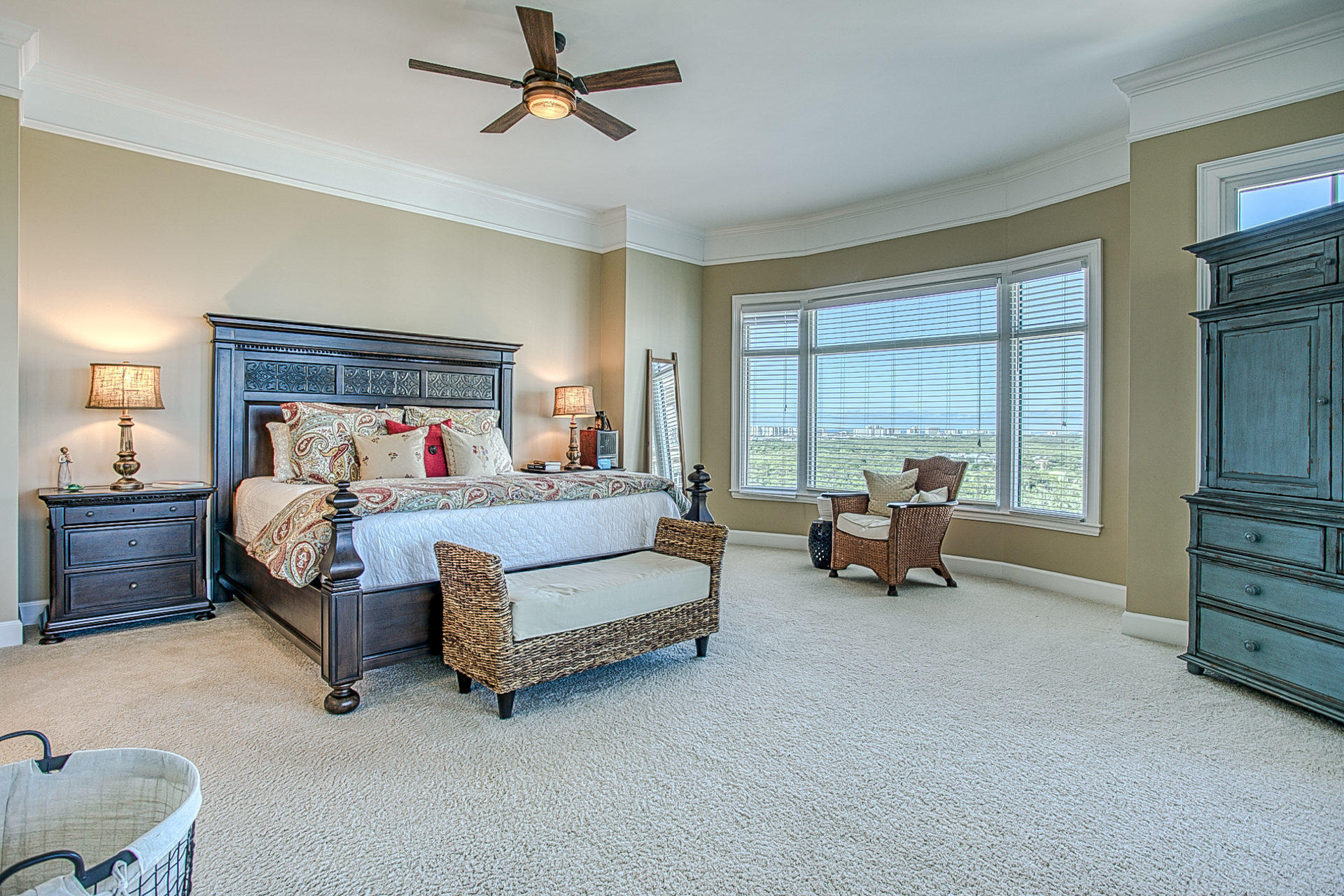 ONE WATER PLACE AT KELLY PLANTATION - Residential
